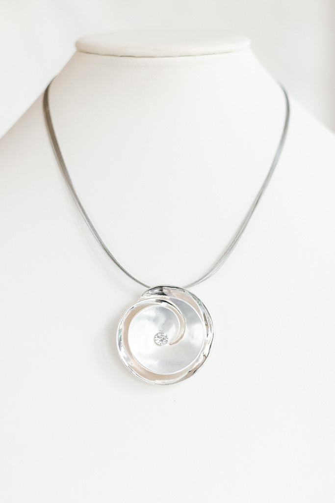 Inner Metal Shell Layer Necklace