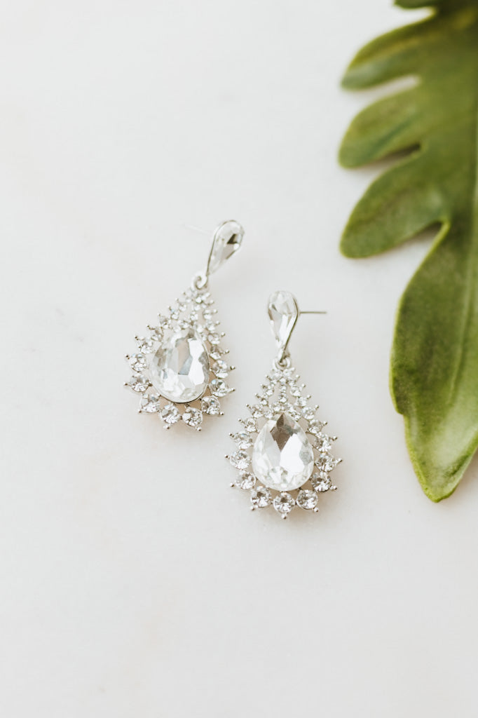 Gradual Teardrop Outlined Earring