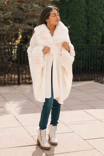 Ribbed Collar and Cuff Faux Fur Cape