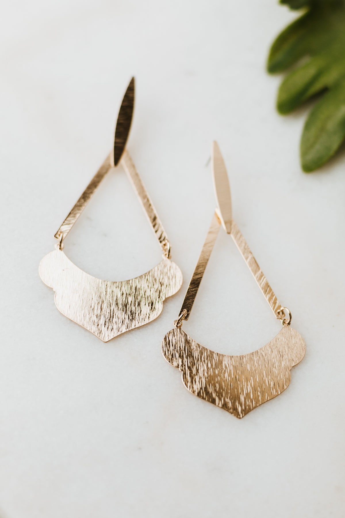 Metal Point &amp; Flat Point Shape Earring