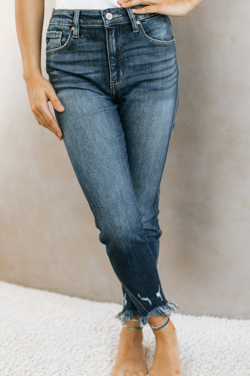 side slit frayed hem ankle jeans // medium wash – shoppinkdoorboutique