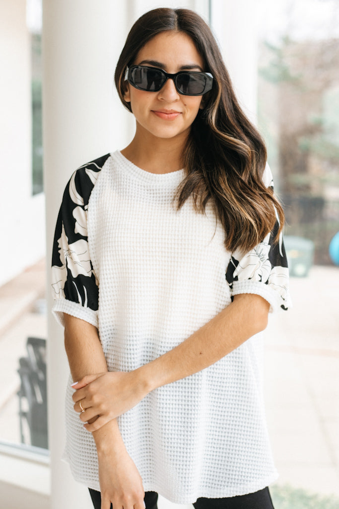 Floral Contrast Short Sleeve Knit Top
