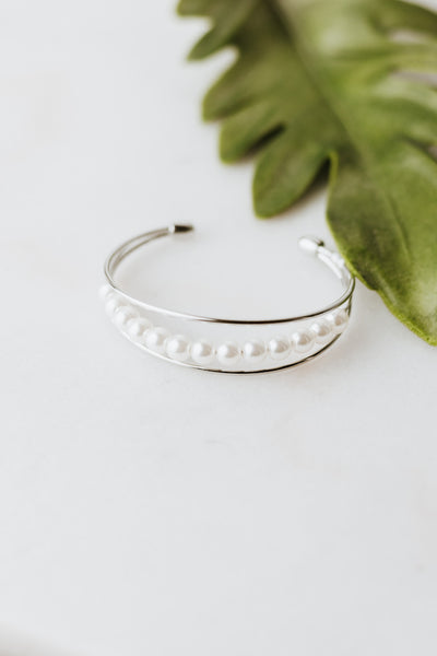 Middle Pearl Row Cuff Bracelet