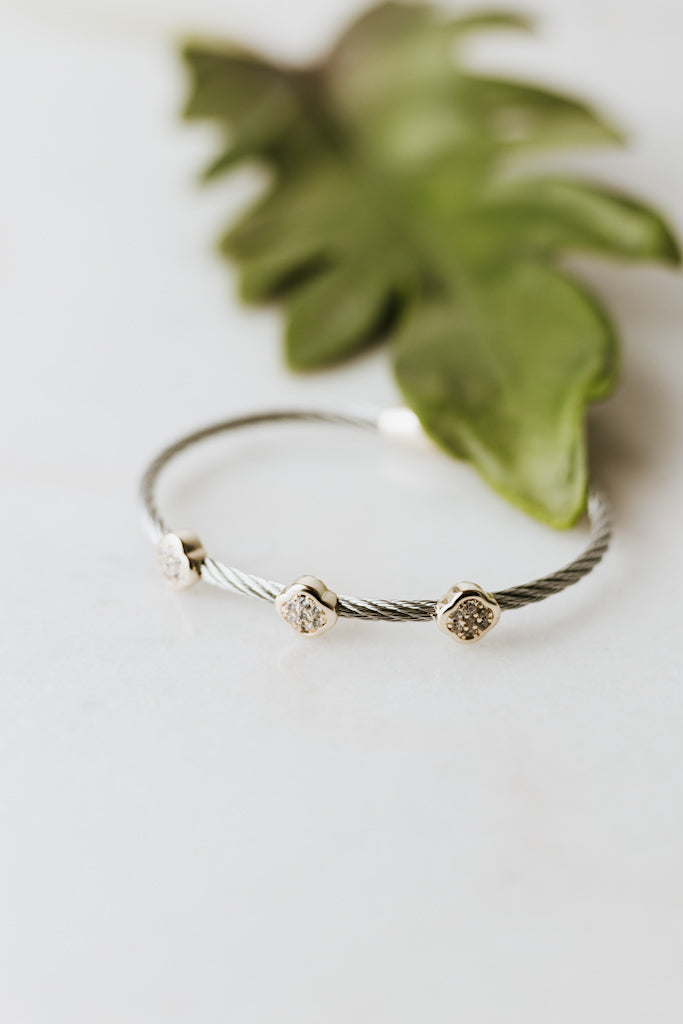 3 Small Clover Twisted Bangle