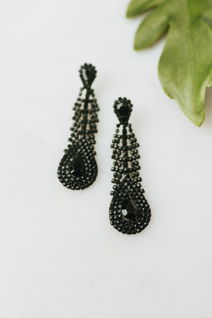 Stagger Short Row Teardrop Bottom Earring