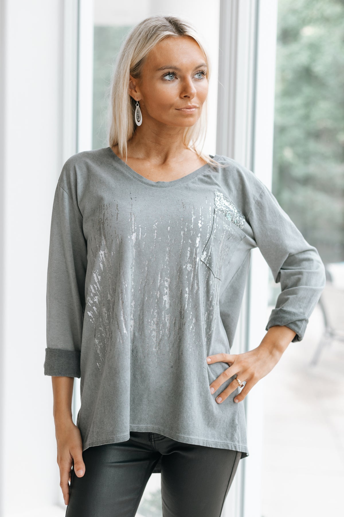 Metallic Accent &amp; Sequin Pocket Italian Top