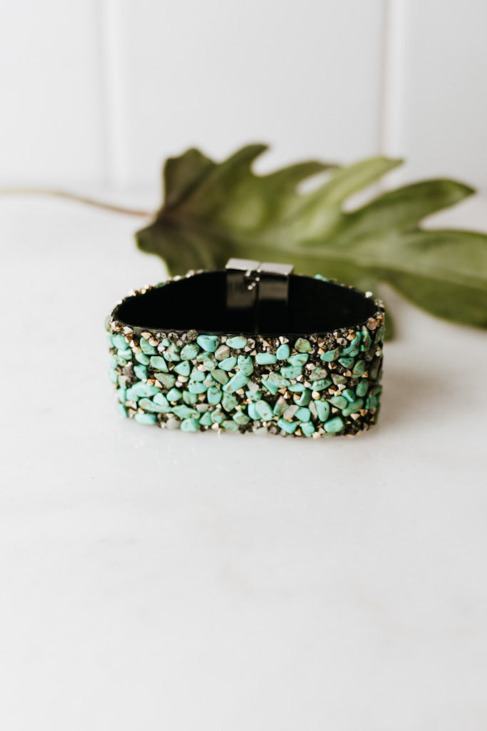 Crushed Scattered Stone Magnetic Bracelet