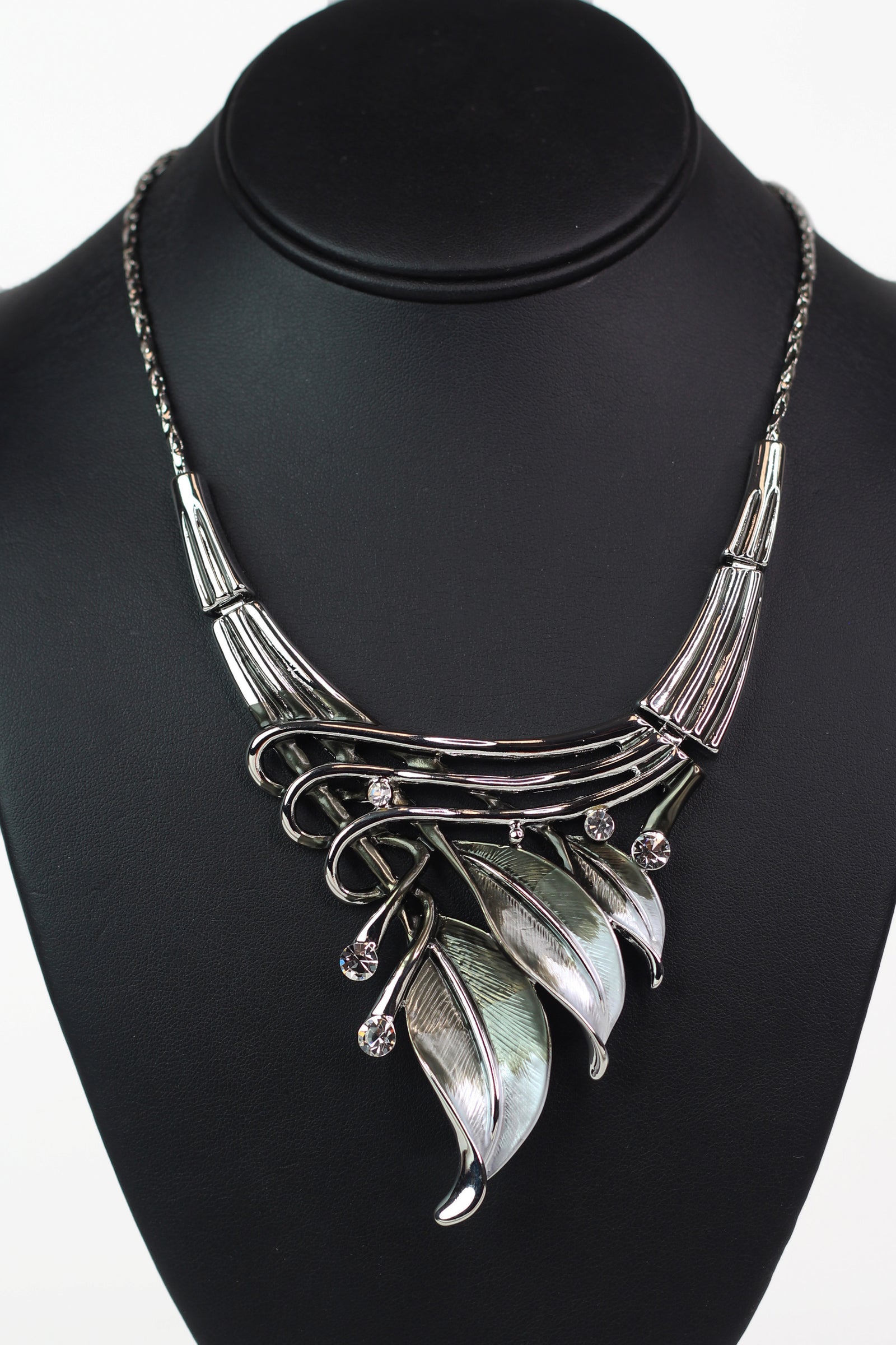 Metal Leaves Lines & Rhinestones Necklace