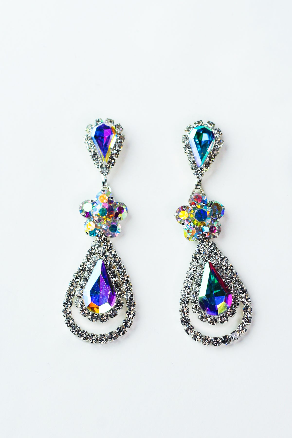 Flower Middle Two Row Trim Teardrop Earring