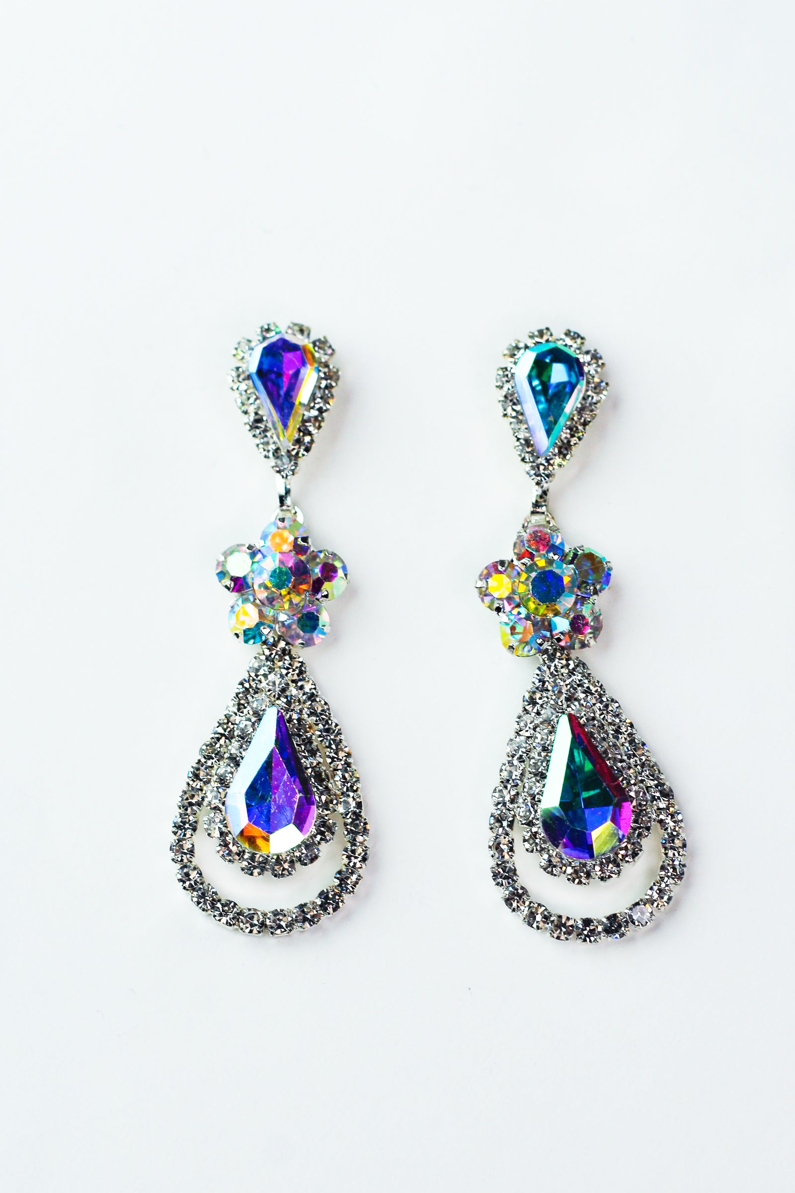 Flower Middle Two Row Trim Teardrop Earring