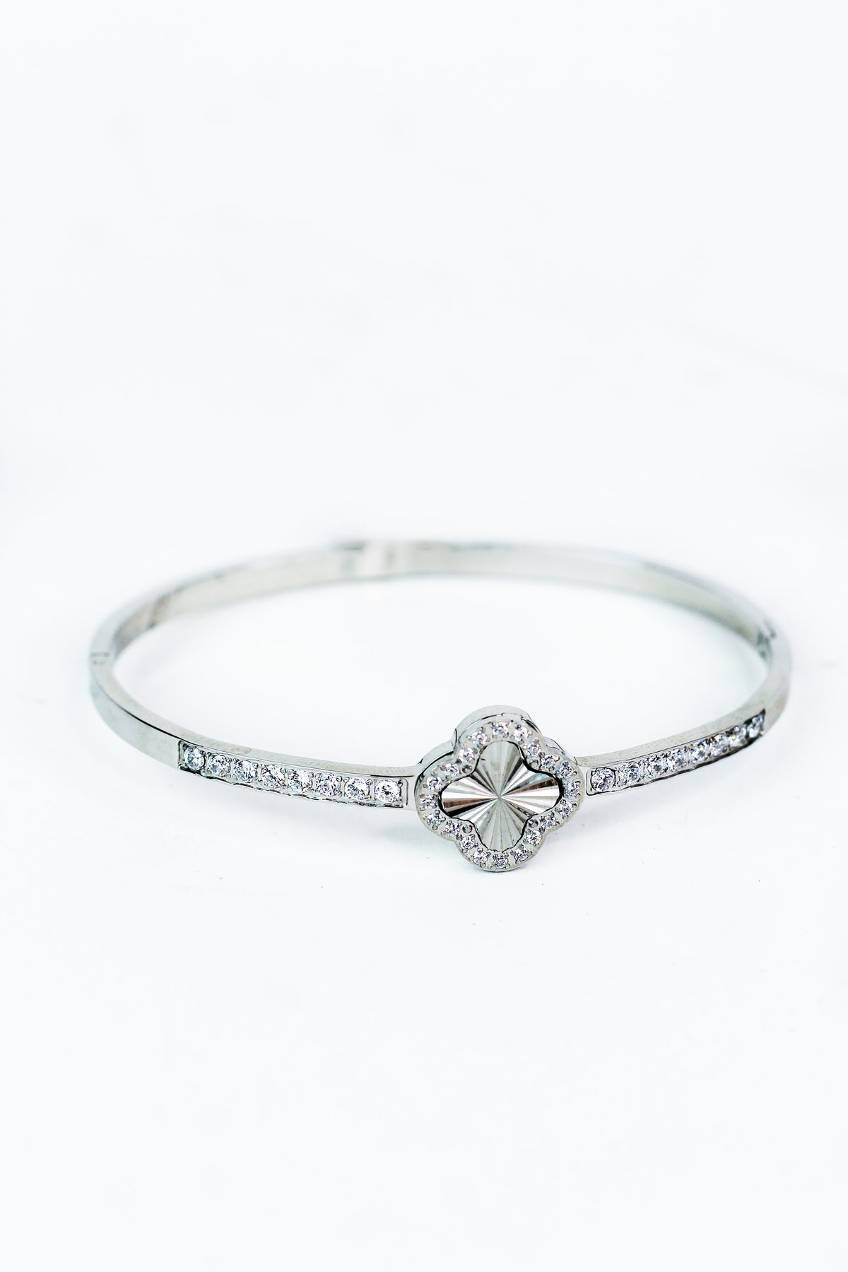 Rhinestone Row &amp; Outline Clover Middle Bracelet