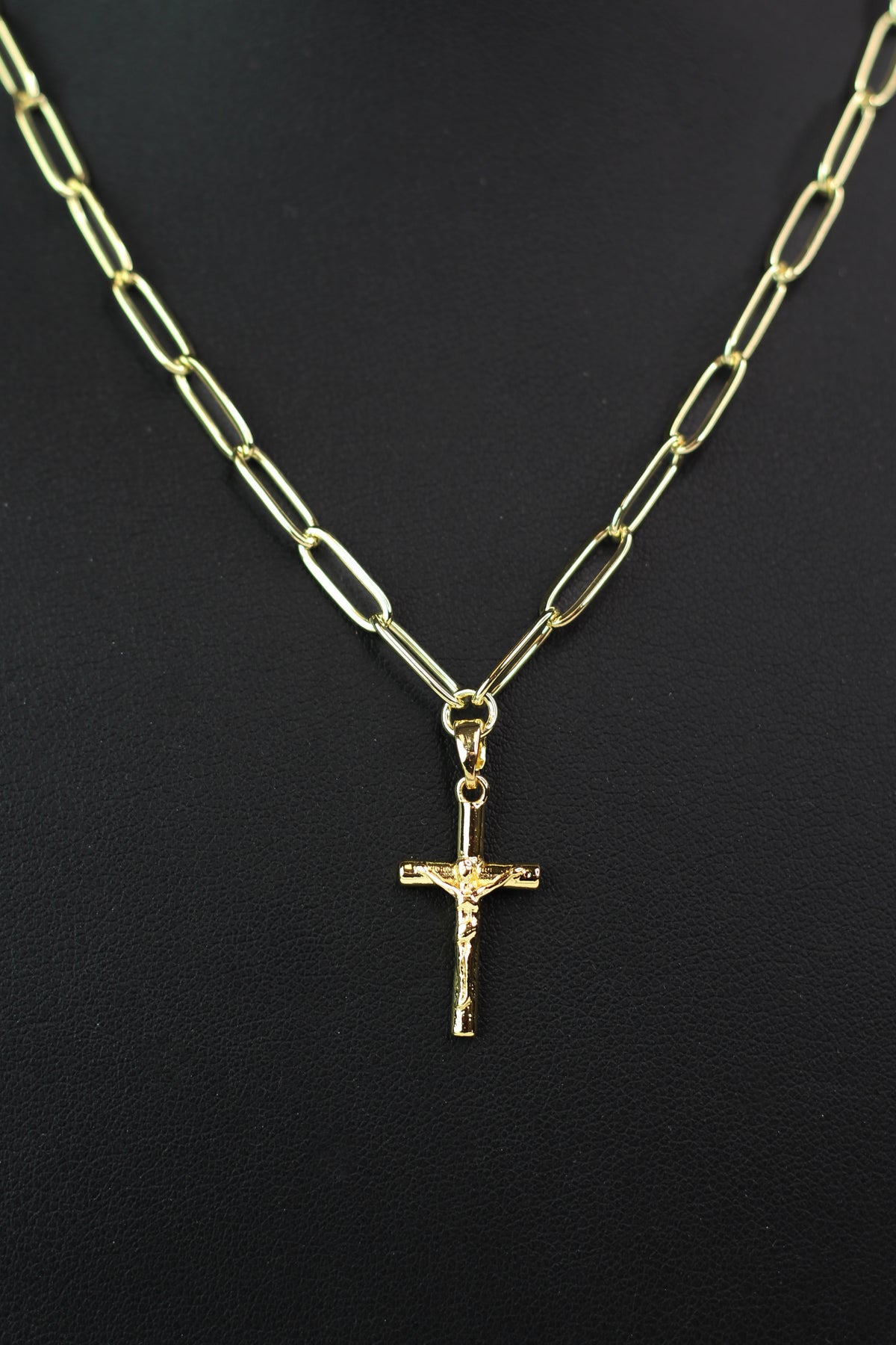 Paperclip Small Cross Necklace