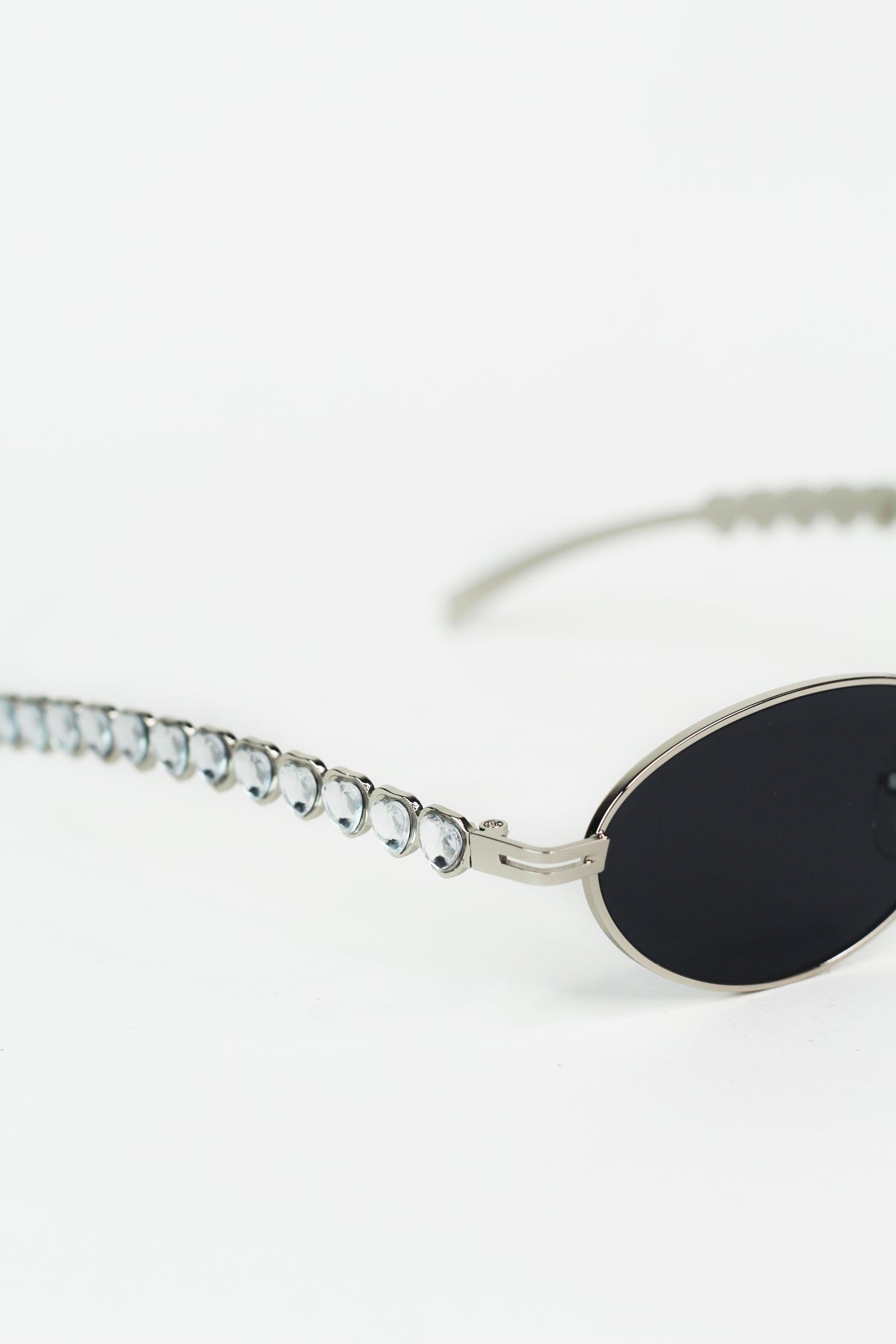 Small Oval Frame Heart Rhinestone Sunglasses