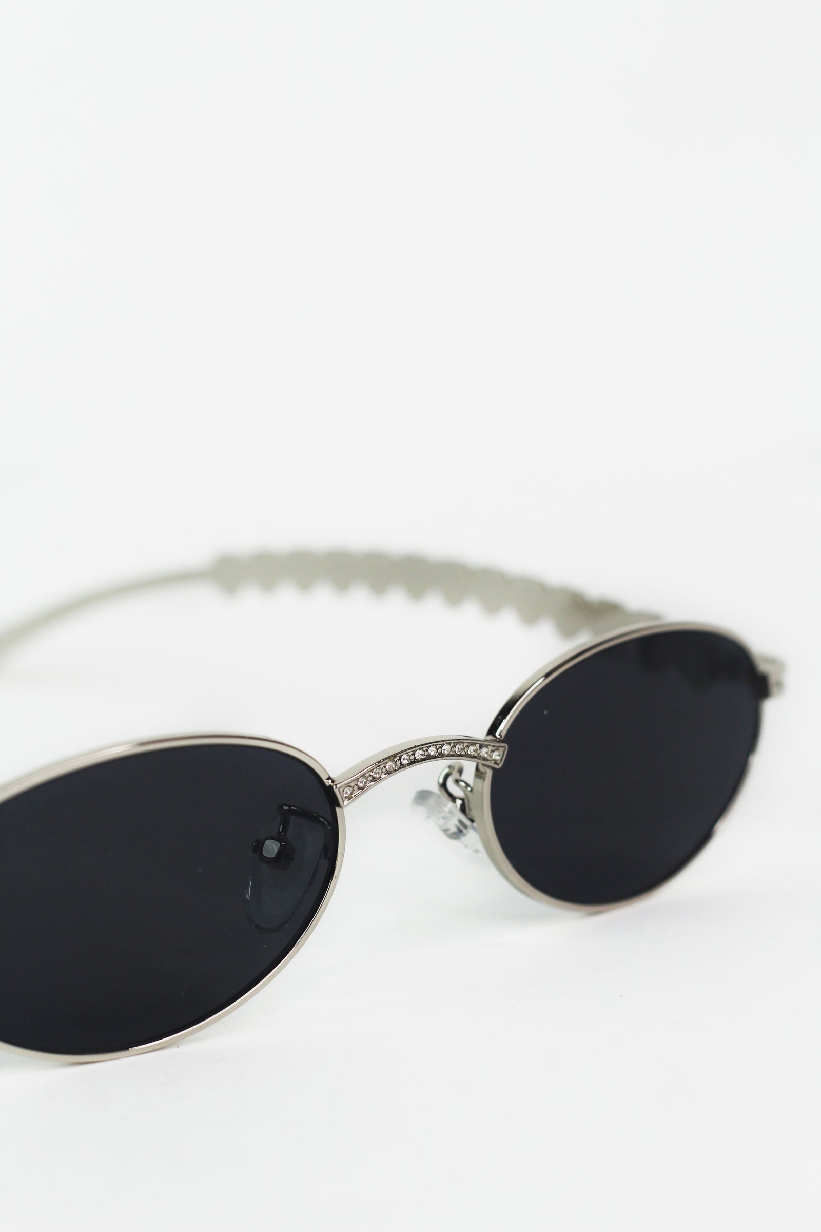 Small Oval Frame Heart Rhinestone Sunglasses