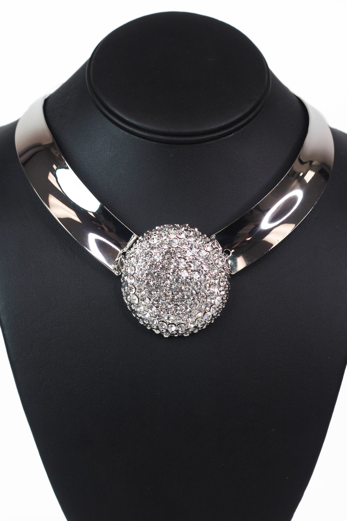 Thick Metal Necklace w/Round Rhinestone Pendant