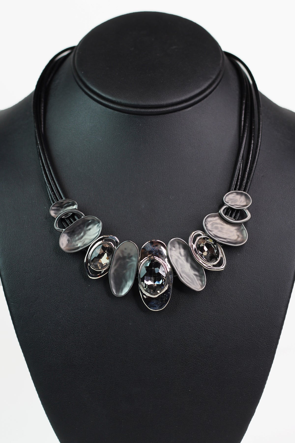 Hammer Metal Oval &amp; Stones Corded Chain Necklace