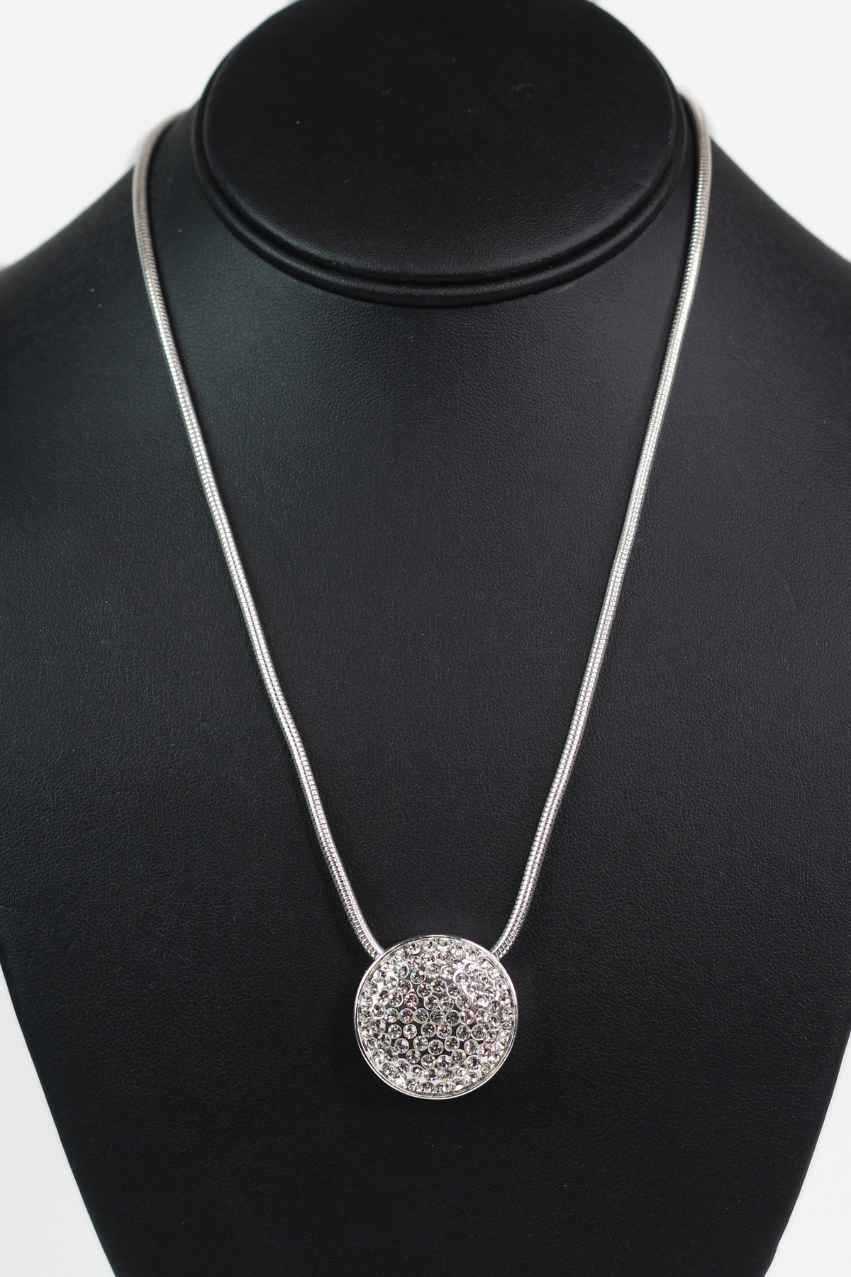 Thick Rhinestone Circle Pendant Necklace