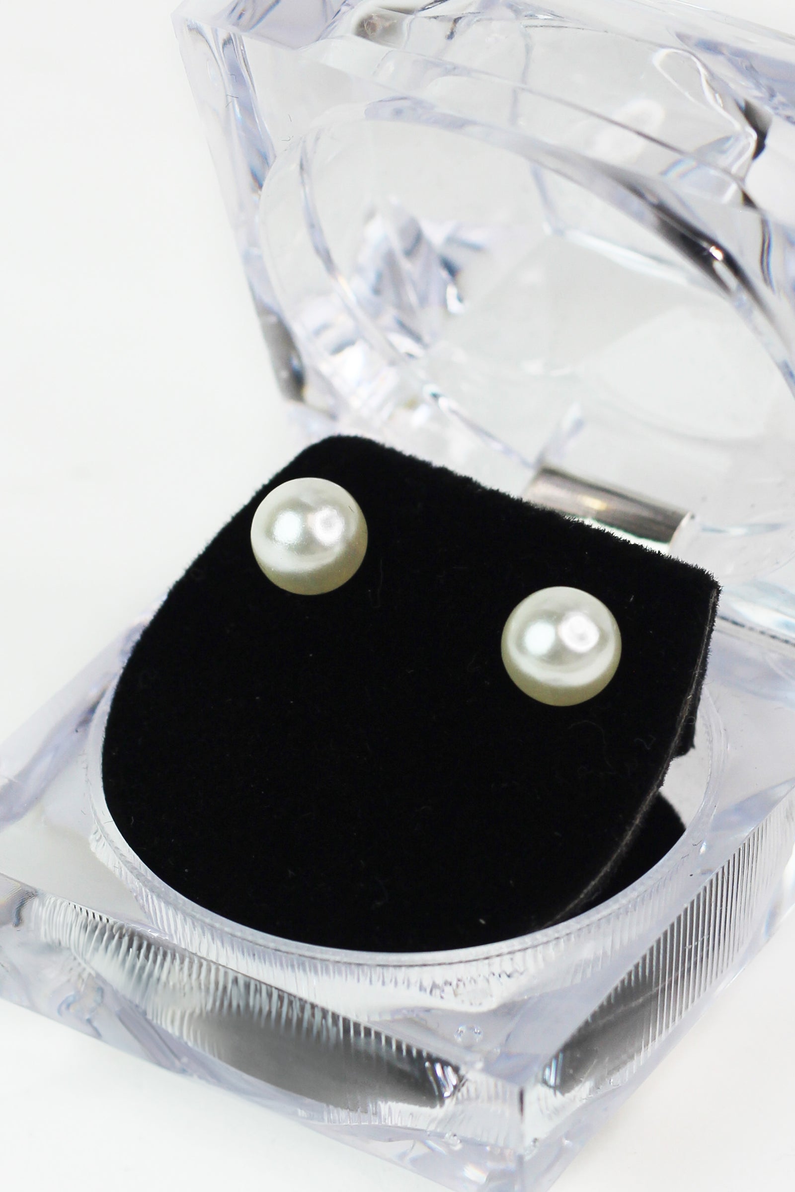 8MM Pearl Stud Earrings
