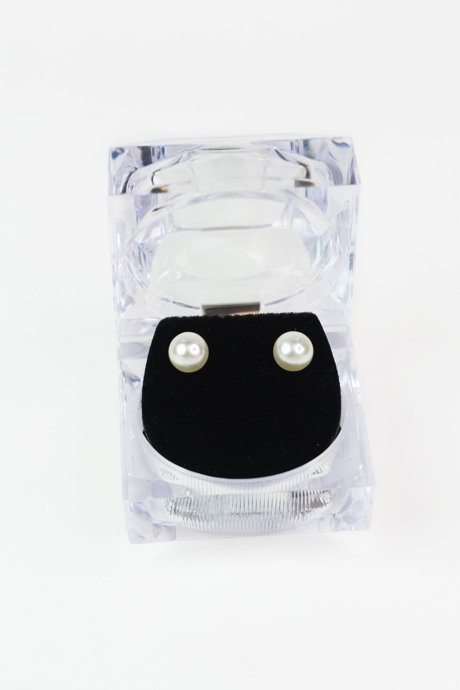 8MM Pearl Stud Earrings