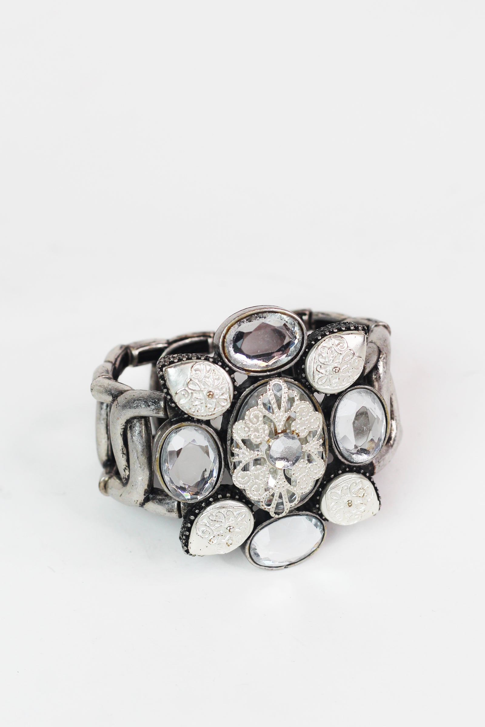 Stretchy Metal Link Rhinestone & Metal Flower Design bracelet
