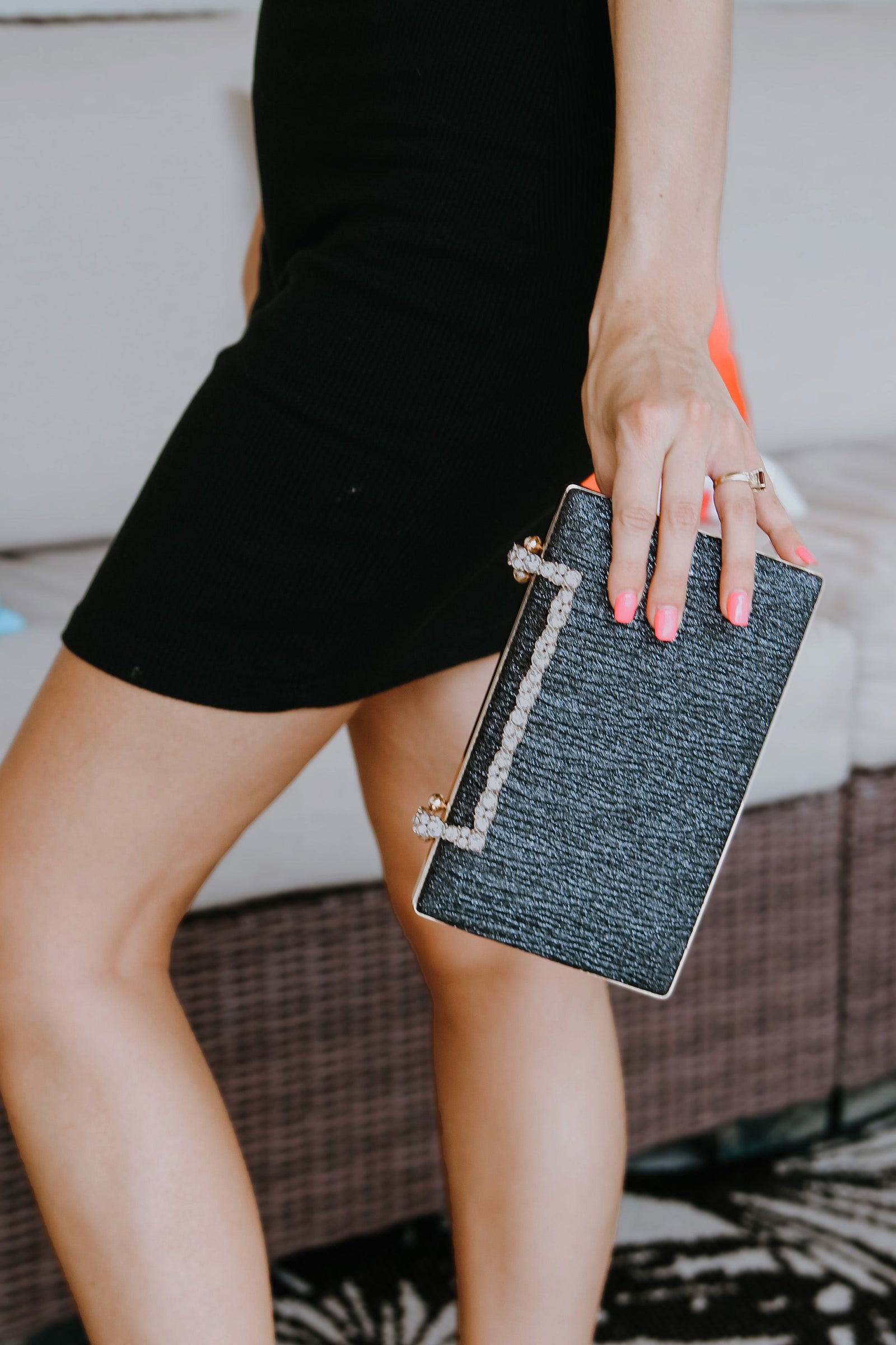 Crinkle Textured Glitter Clutch w/ Rectangle Rhinestone Closure