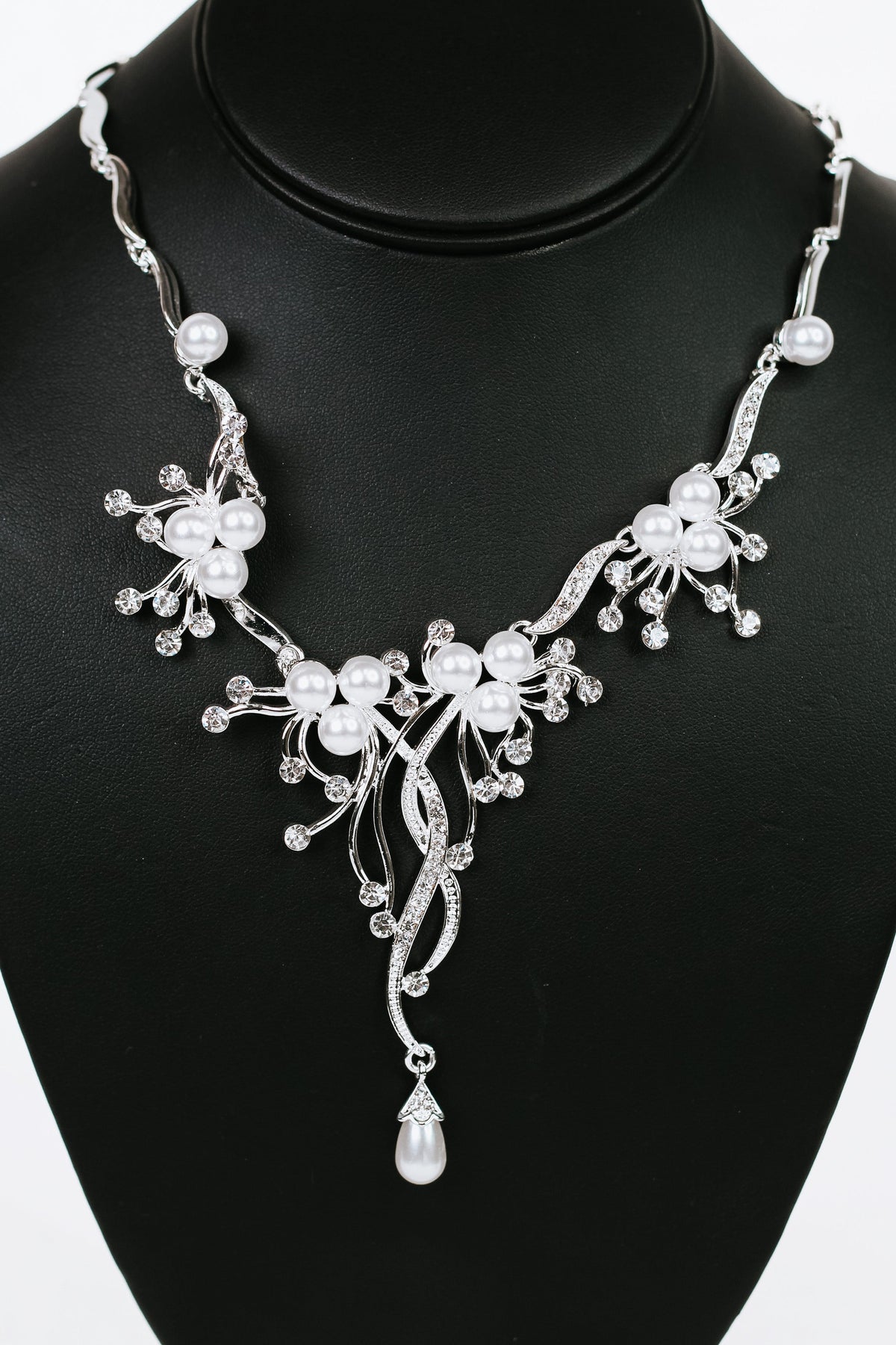 Pearl Clusters Metal Swirls Necklace