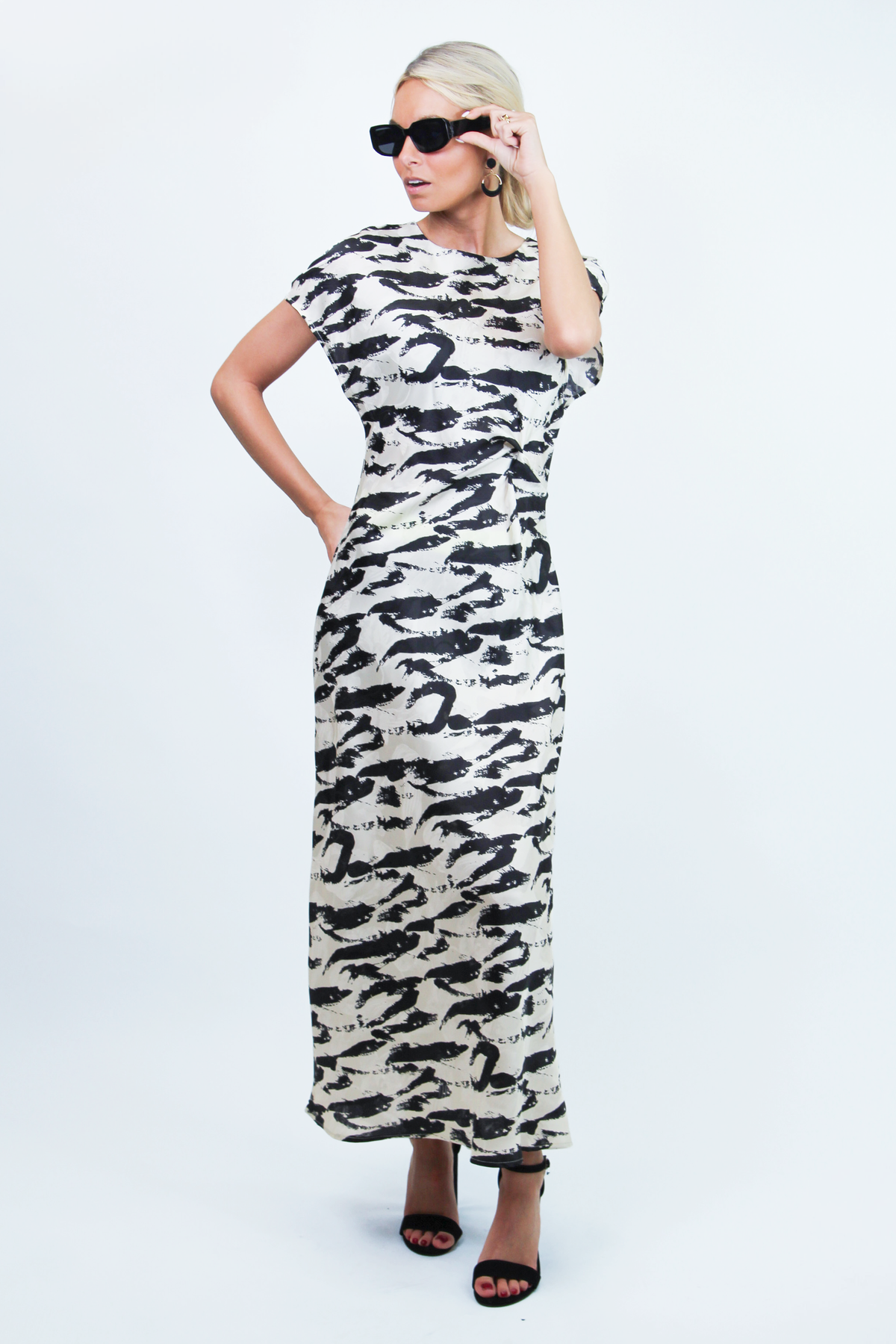Short Sleeved Jacquard Print Midi Dress w/ Front Twist (SALE)