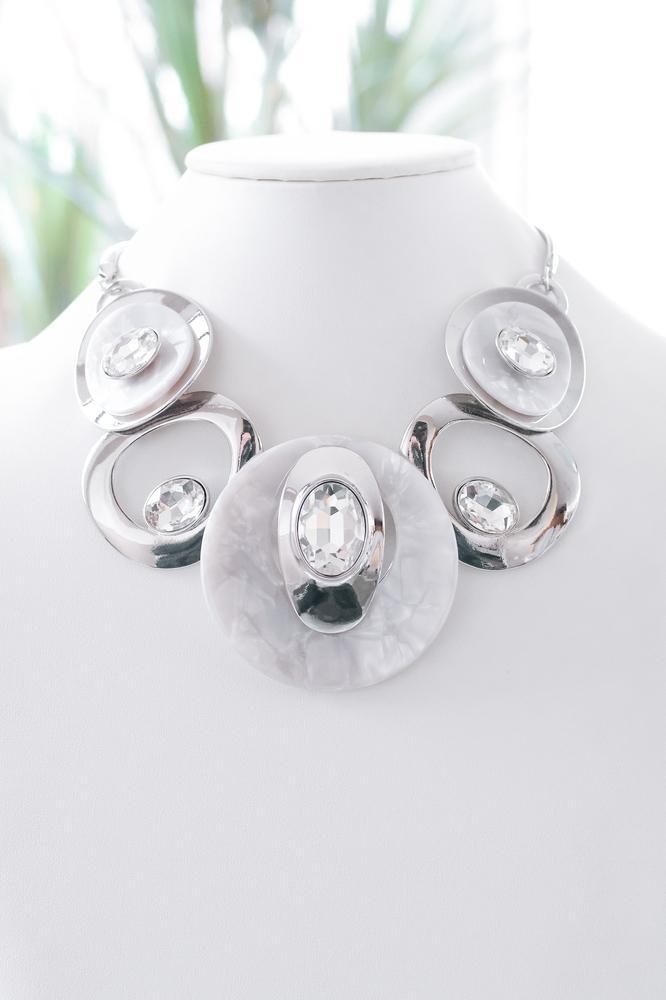 XL Plate with Oval Stone Necklace