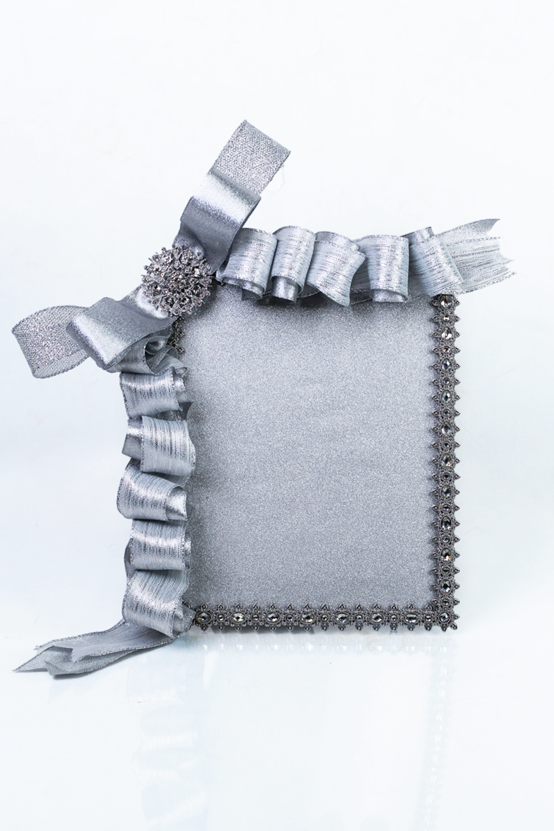 Oval &amp; Round Rhinestone Trimmed Embellished Picture Frame