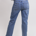 Straight Leg Jeans with Frayed Hem