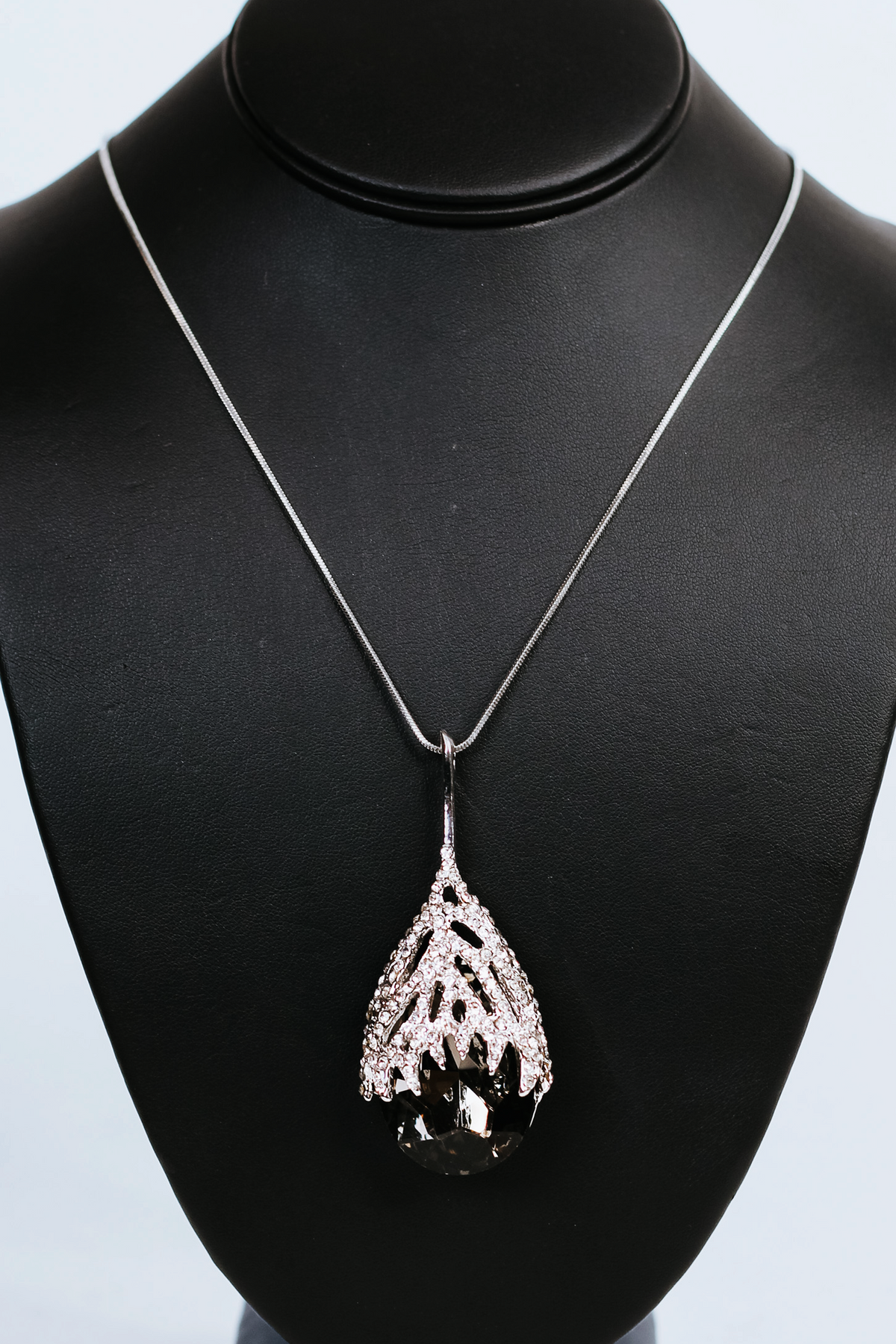 Teardrop Rhinestone Layered Pendant Necklace
