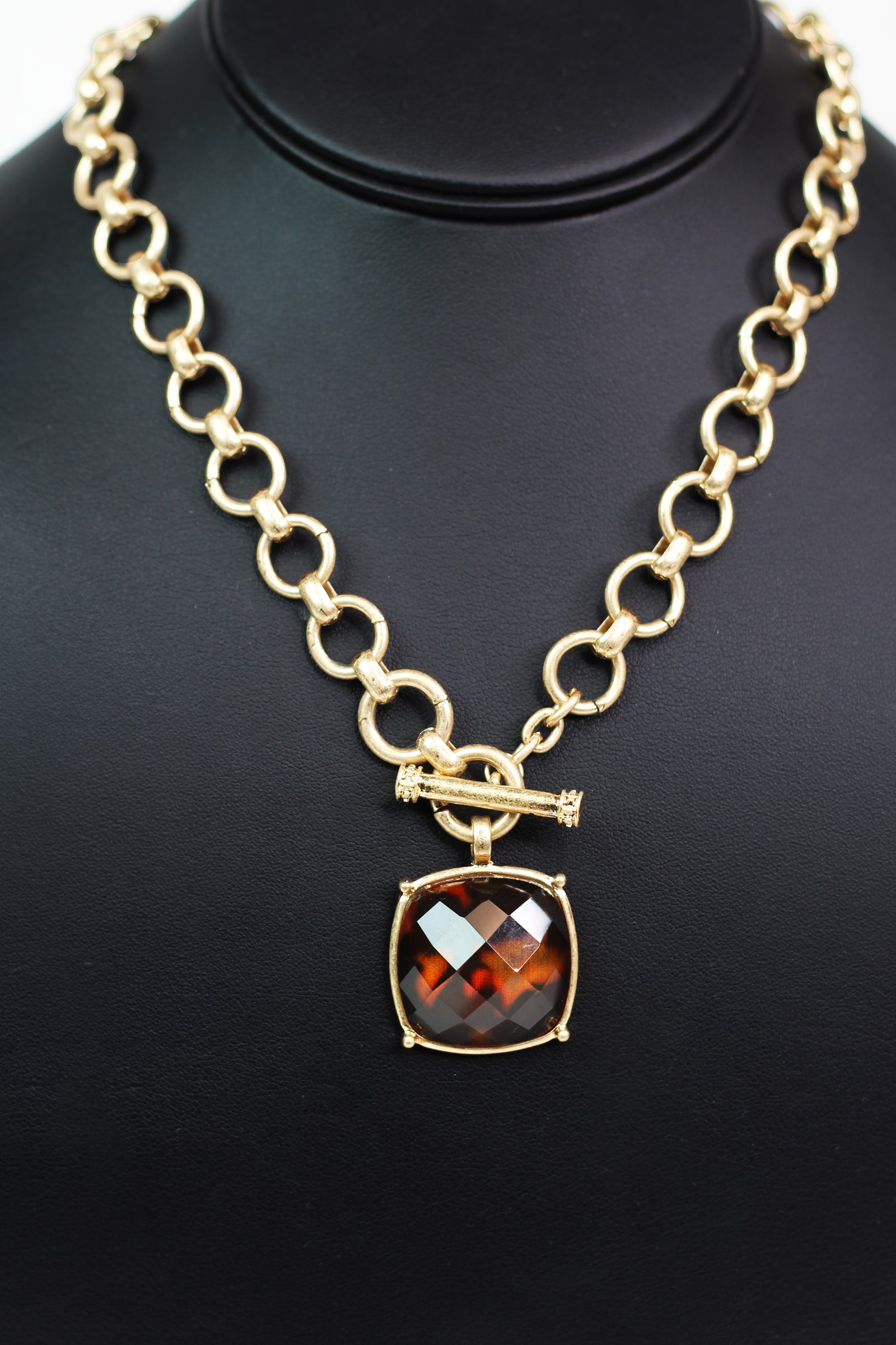 Circle Link Chain & Square Gemstone Toggle Necklace