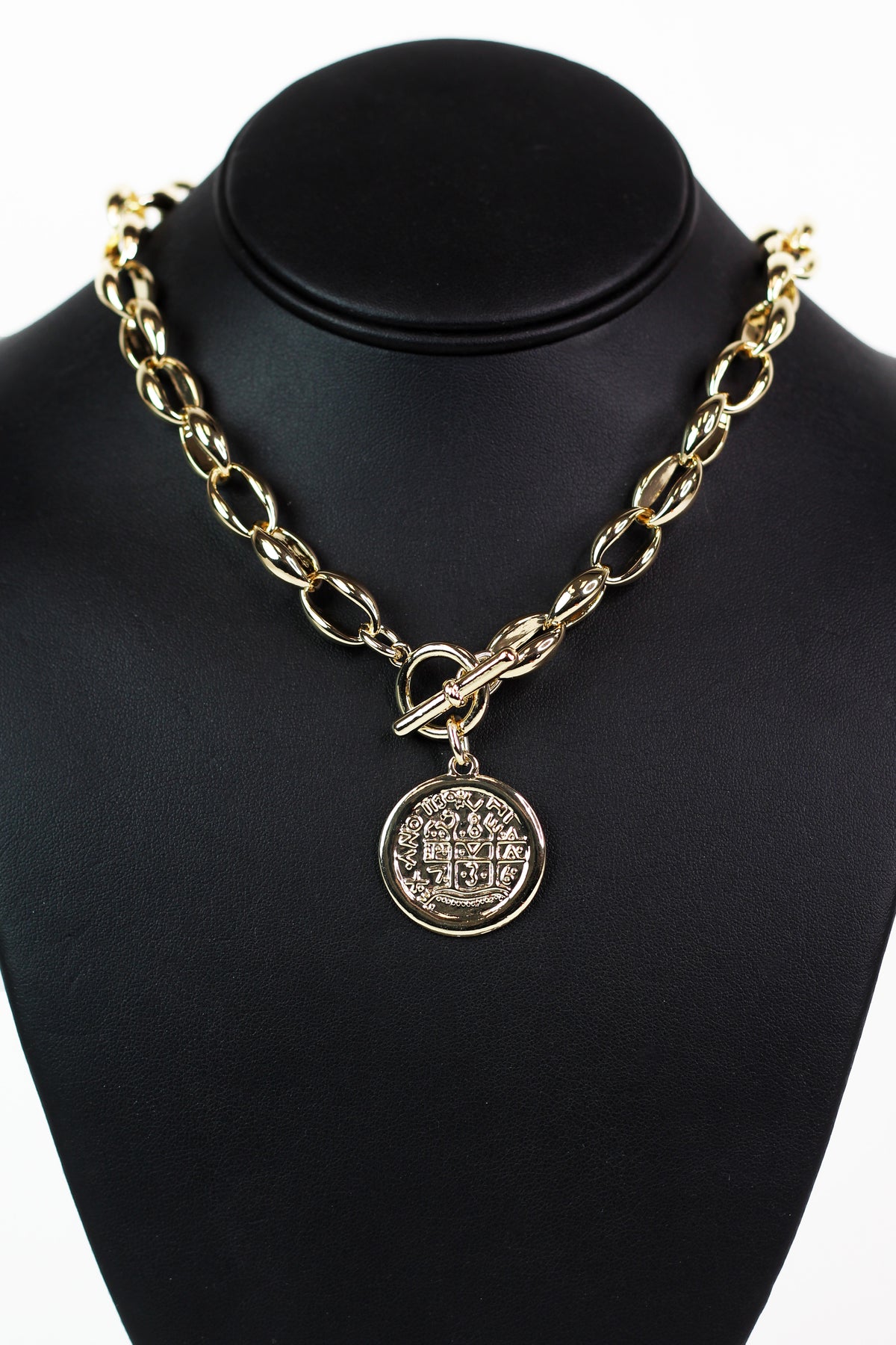 Chain Toggle Necklace w/ Round Medallion