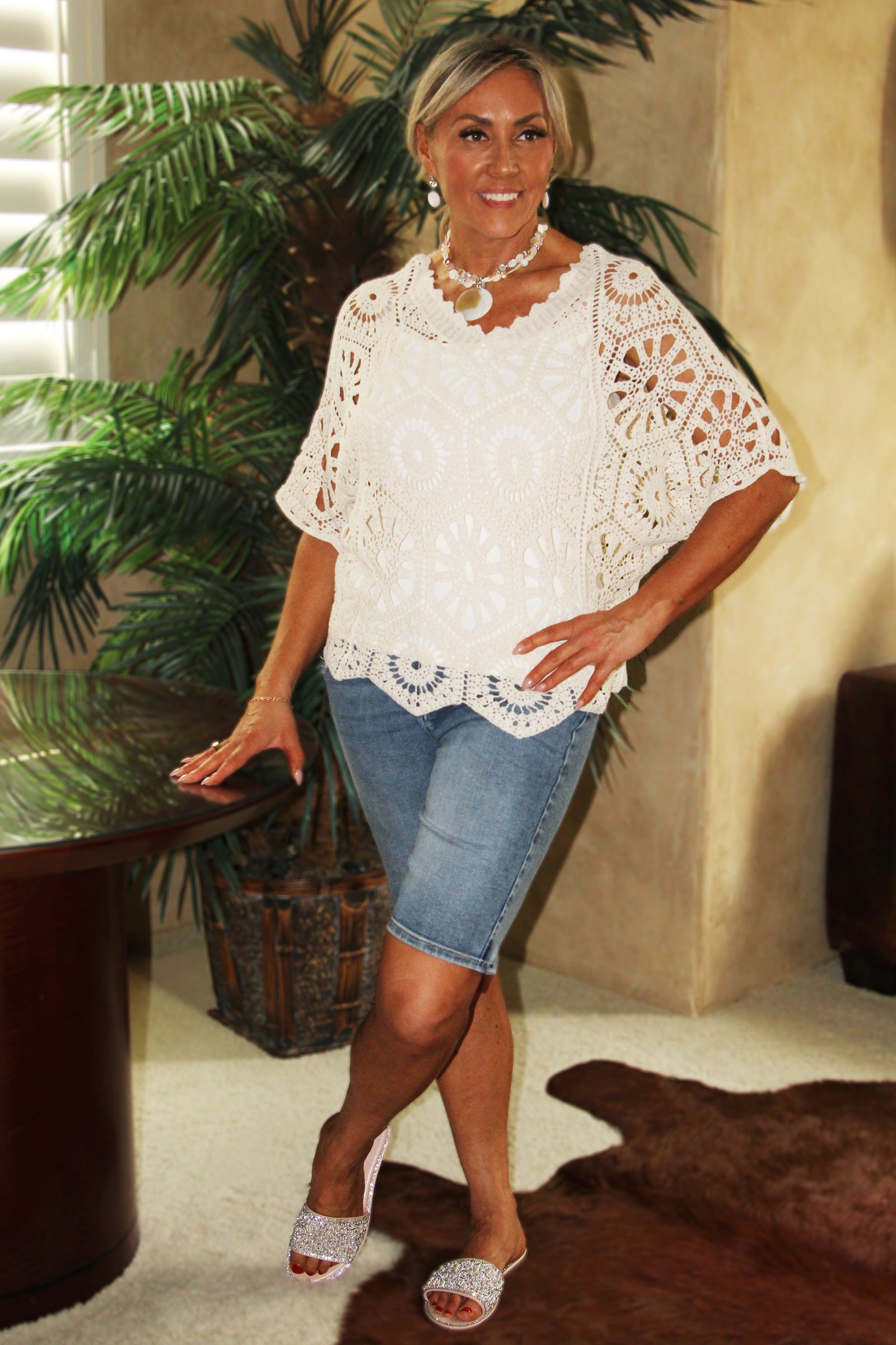 Crochet Circular Pattern V-Neck Front & Back Cropped Top