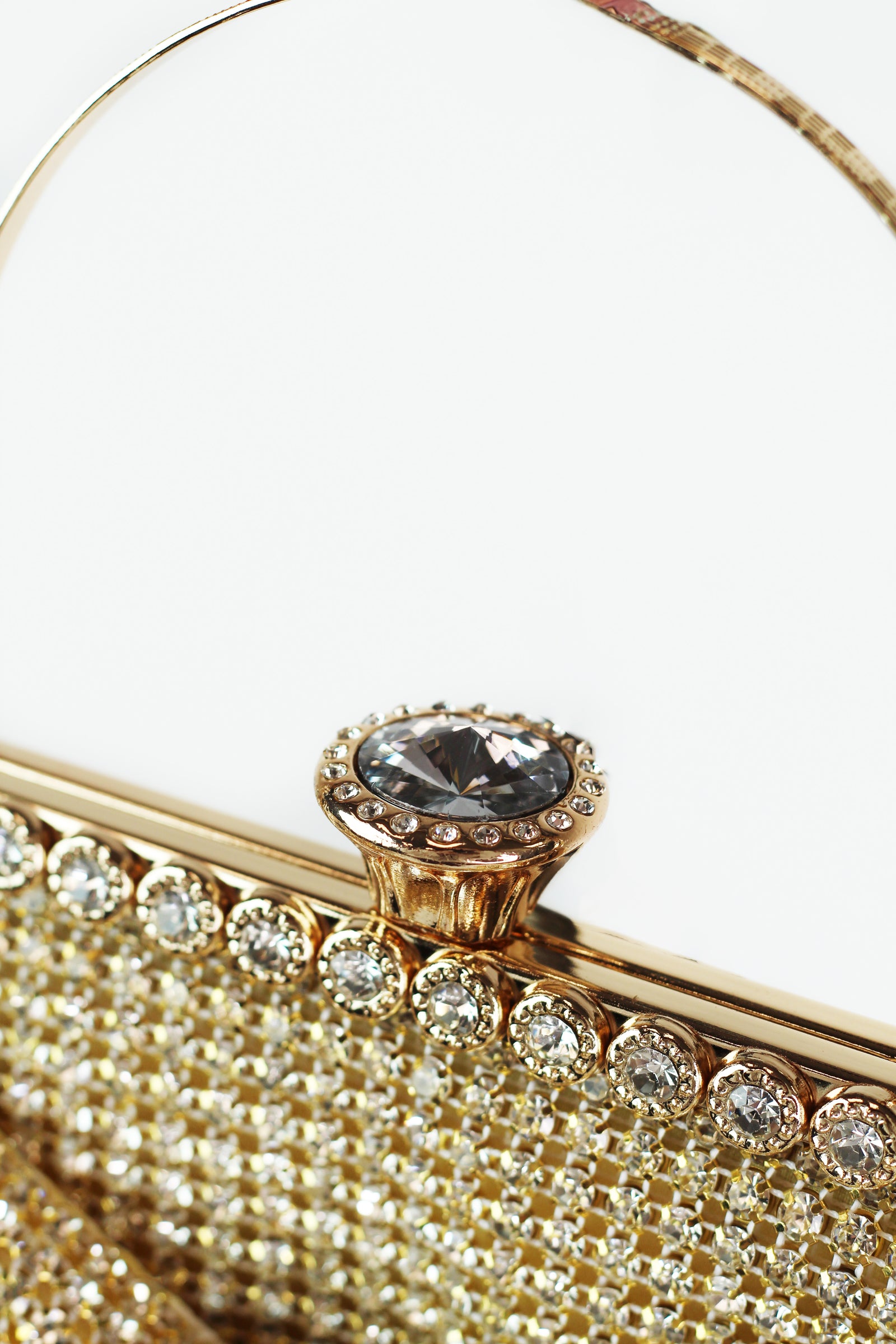 Rhinestone Mesh Clutch w/ Front Bow & Jewel Closure