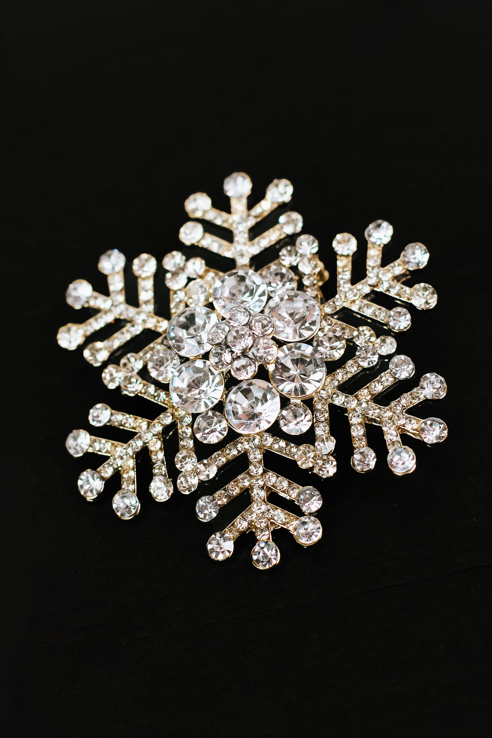 Flower & Raised Middle Snowflake Brooch