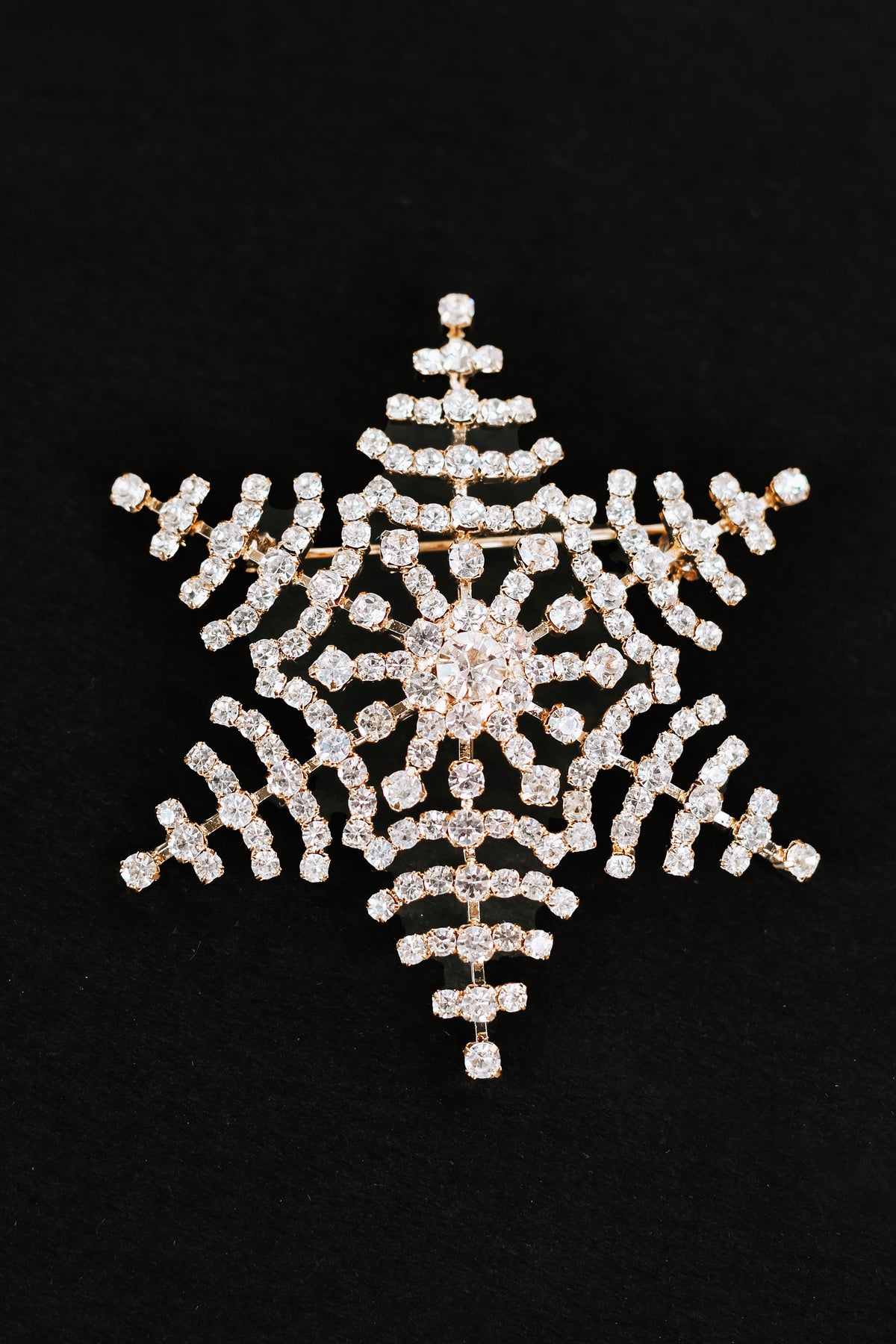 Large Point Ends Snowflake Brooch