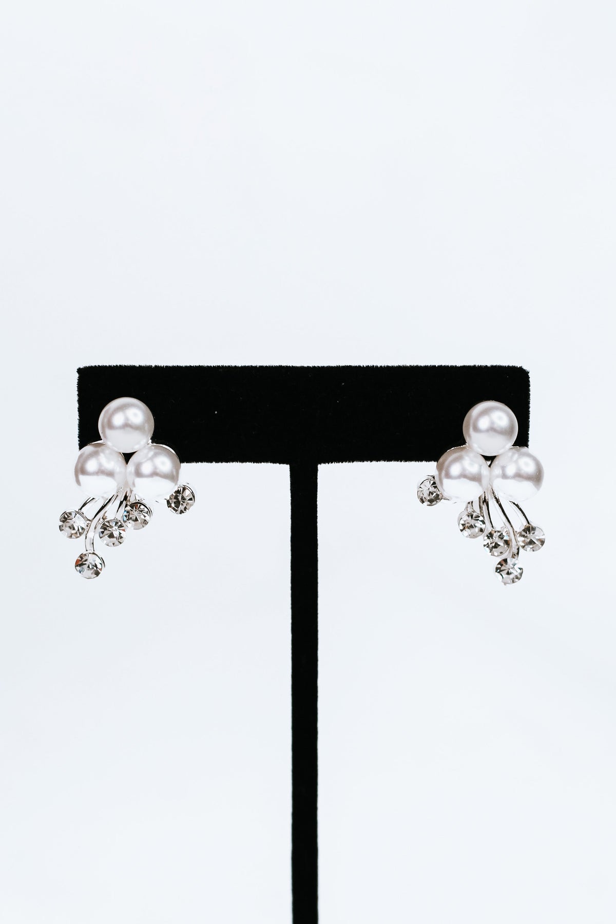 Pearl Clusters Metal Swirls Necklace