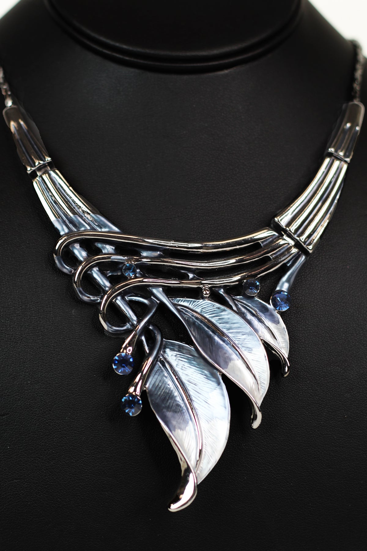 Metal Leaves Lines & Rhinestones Necklace