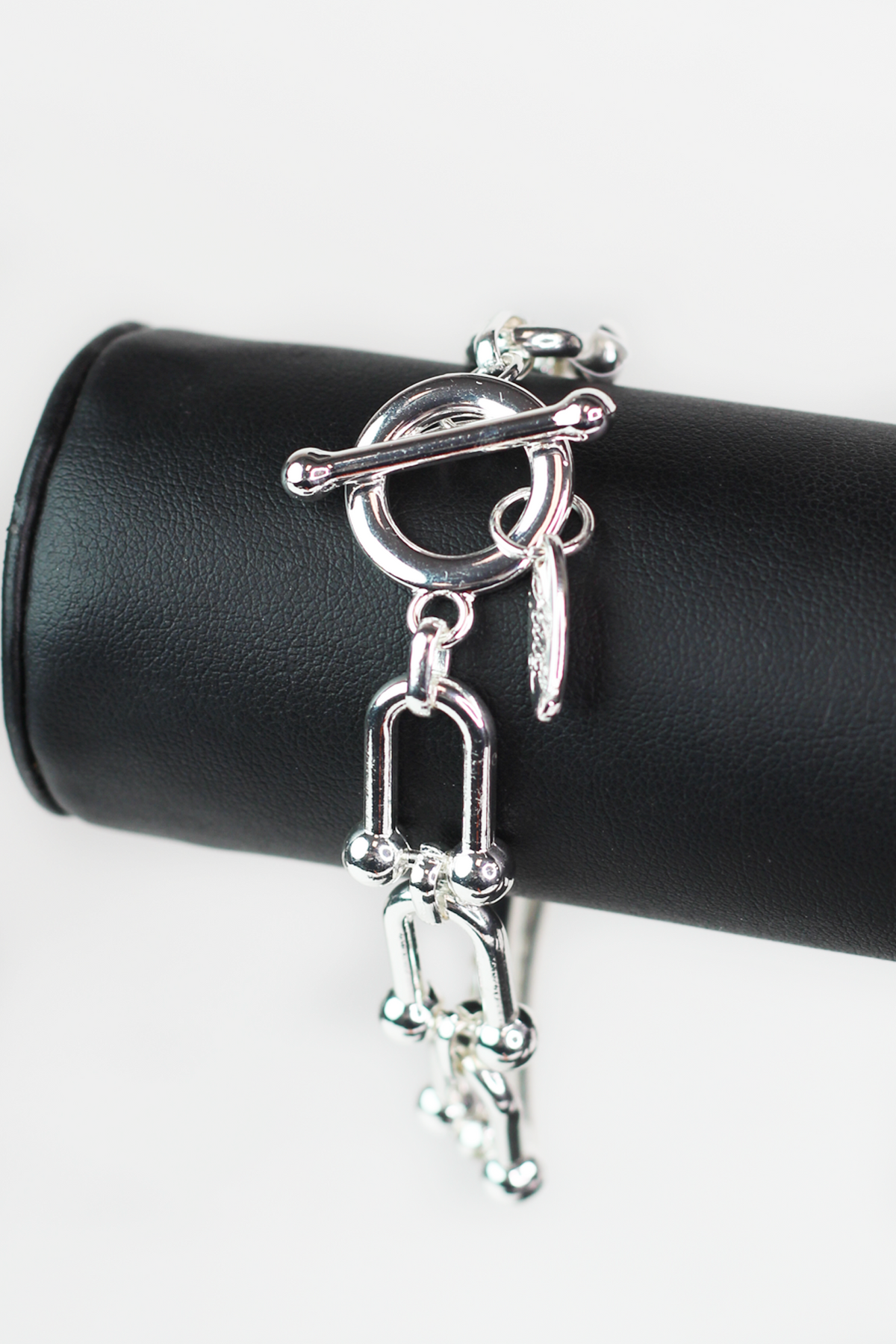 Open Rhinestone Middle U Link Bracelet