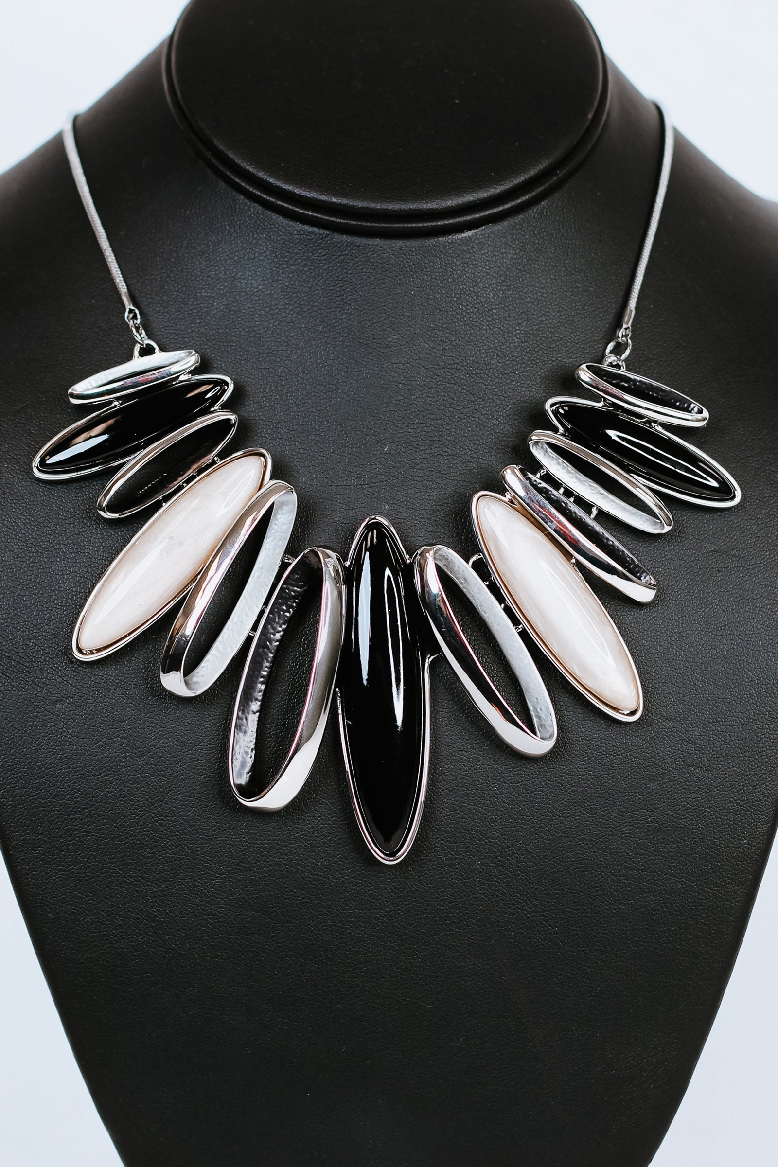 Metal & Epoxy Ovals Necklace
