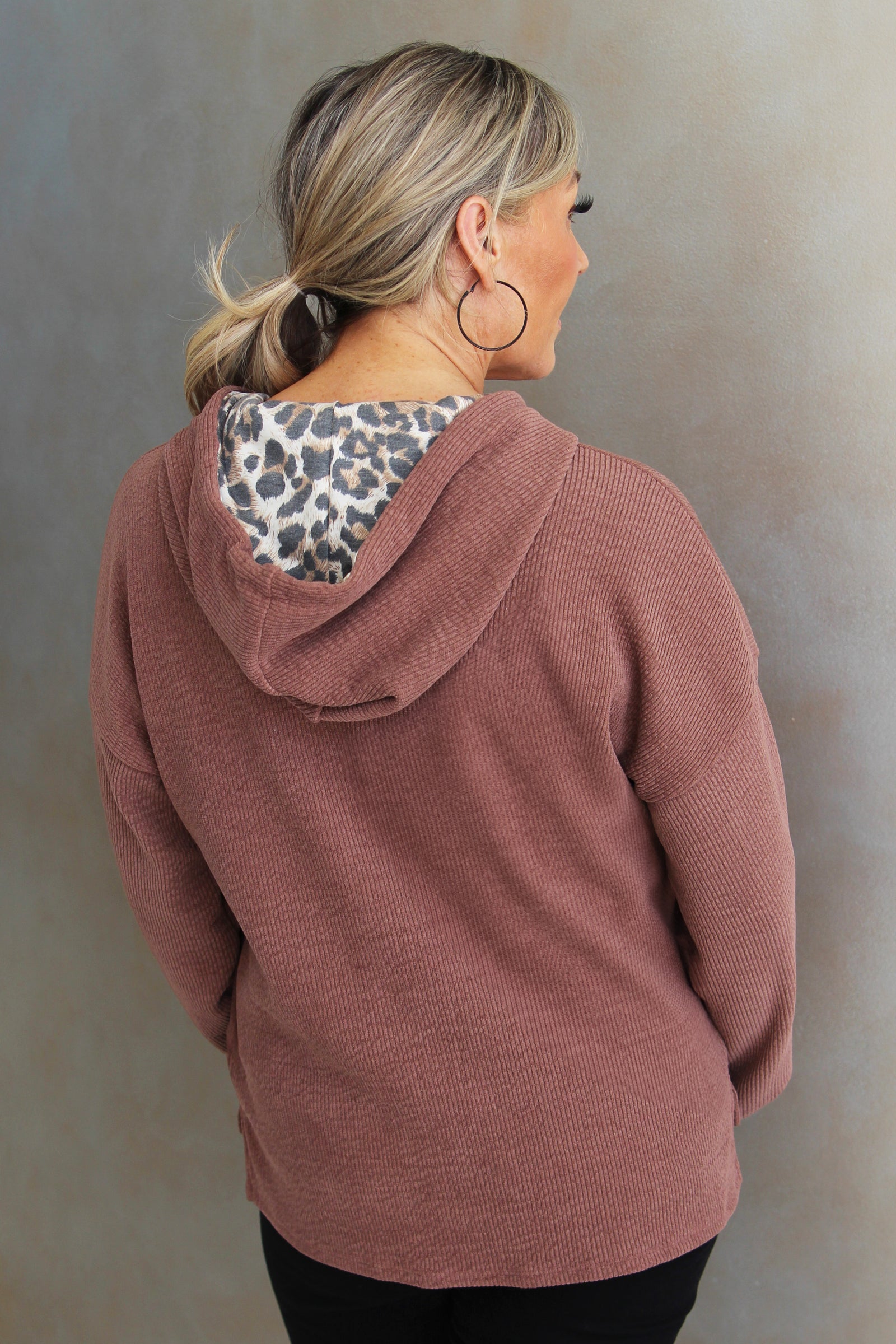 Ribbed Knit Hoodie w/ Leopard Print Accents