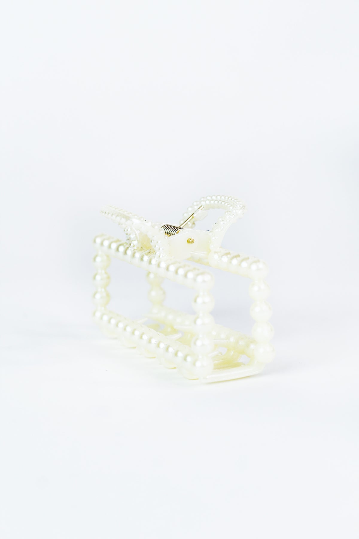 Pearl Claw Hair Clip