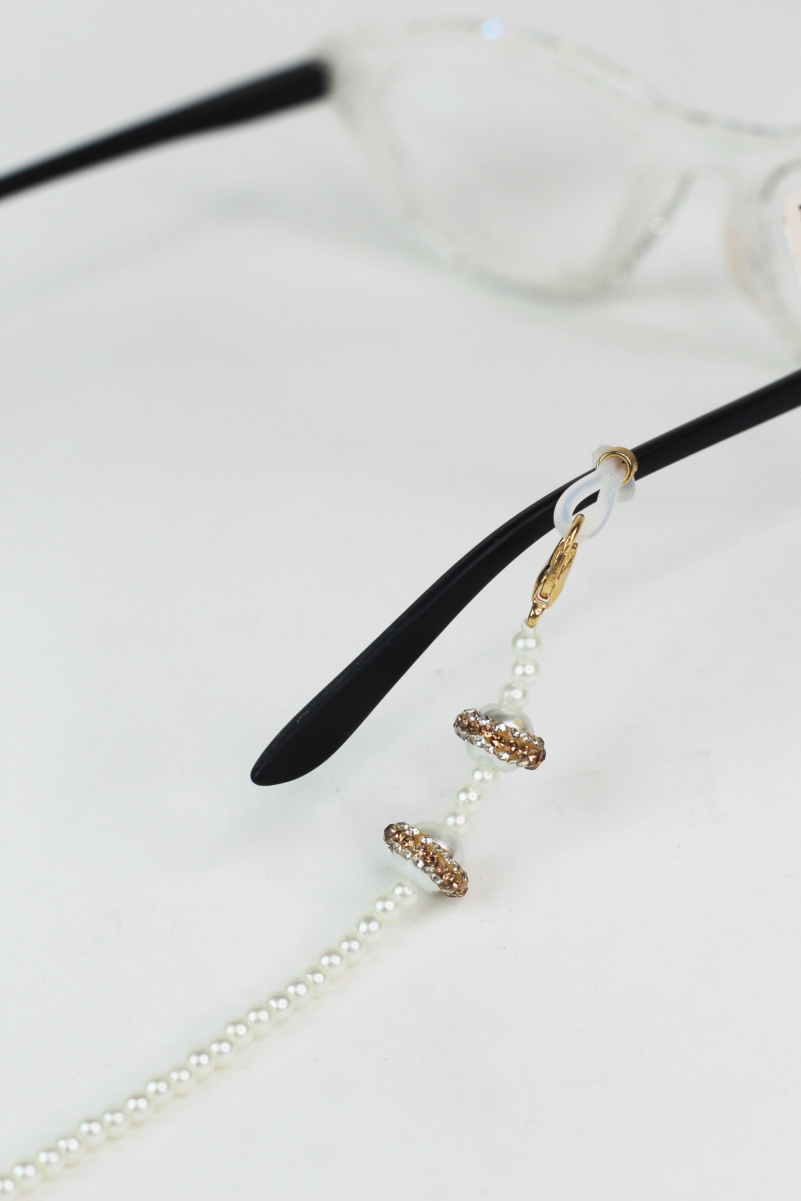 Thin Pearl Two Pearl with Rhinestone Eyeglass Strap