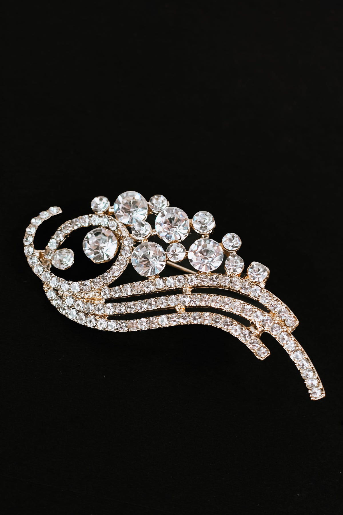 Curve Rows Side Rhinestone Cluster Side Brooch