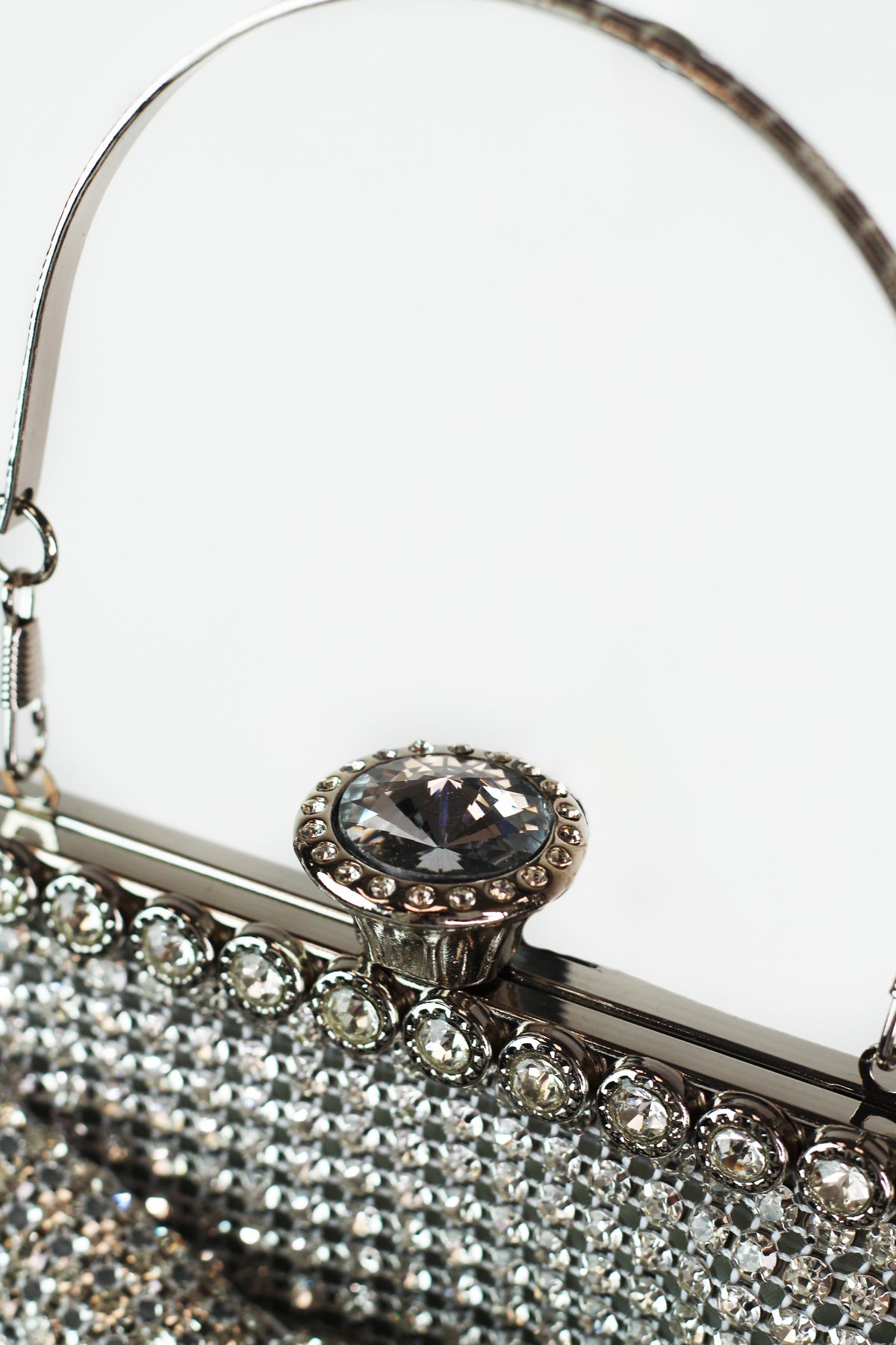 Rhinestone Mesh Clutch w/ Front Bow & Jewel Closure