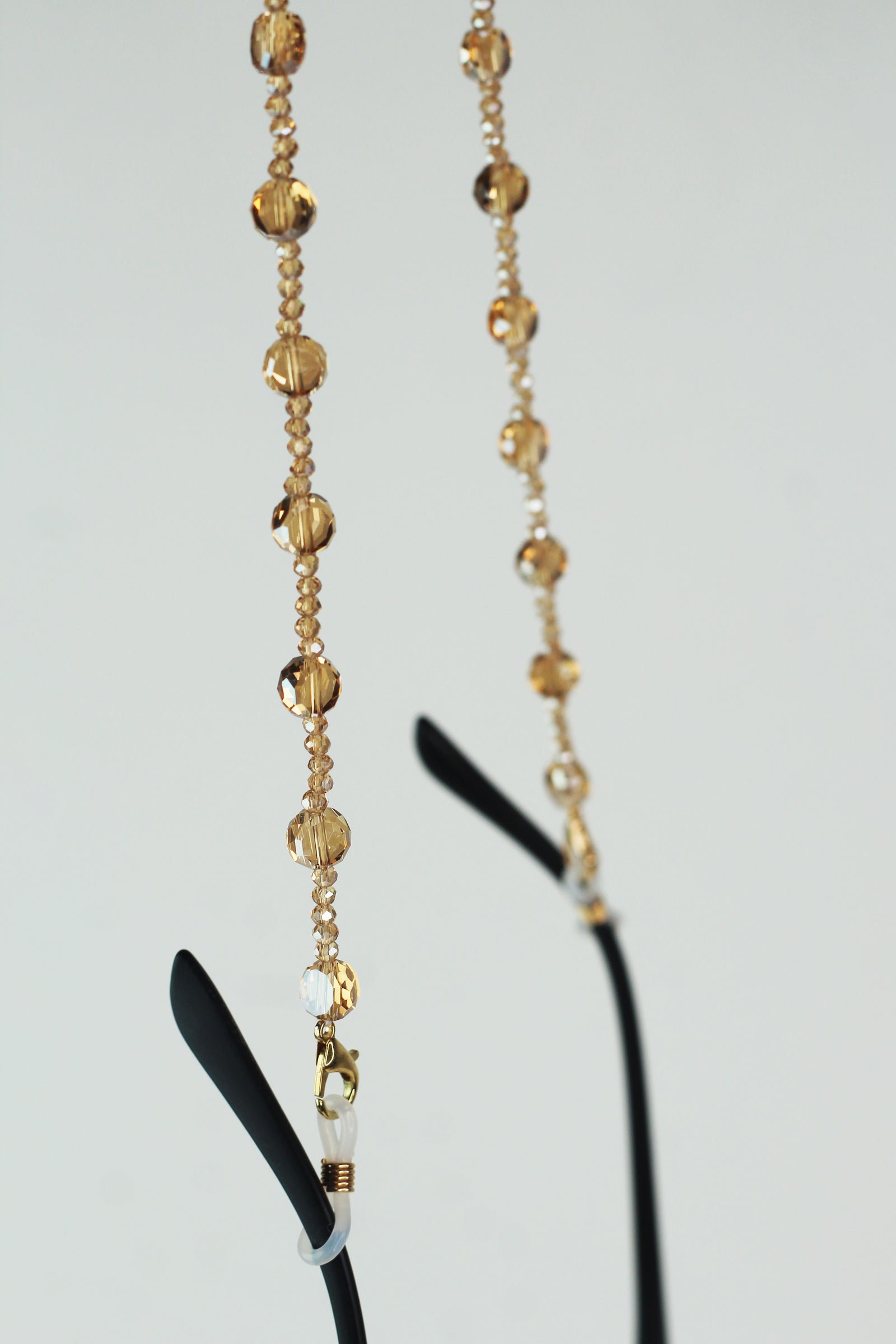 Flat Crystal Circle Thin Eyeglass Strap