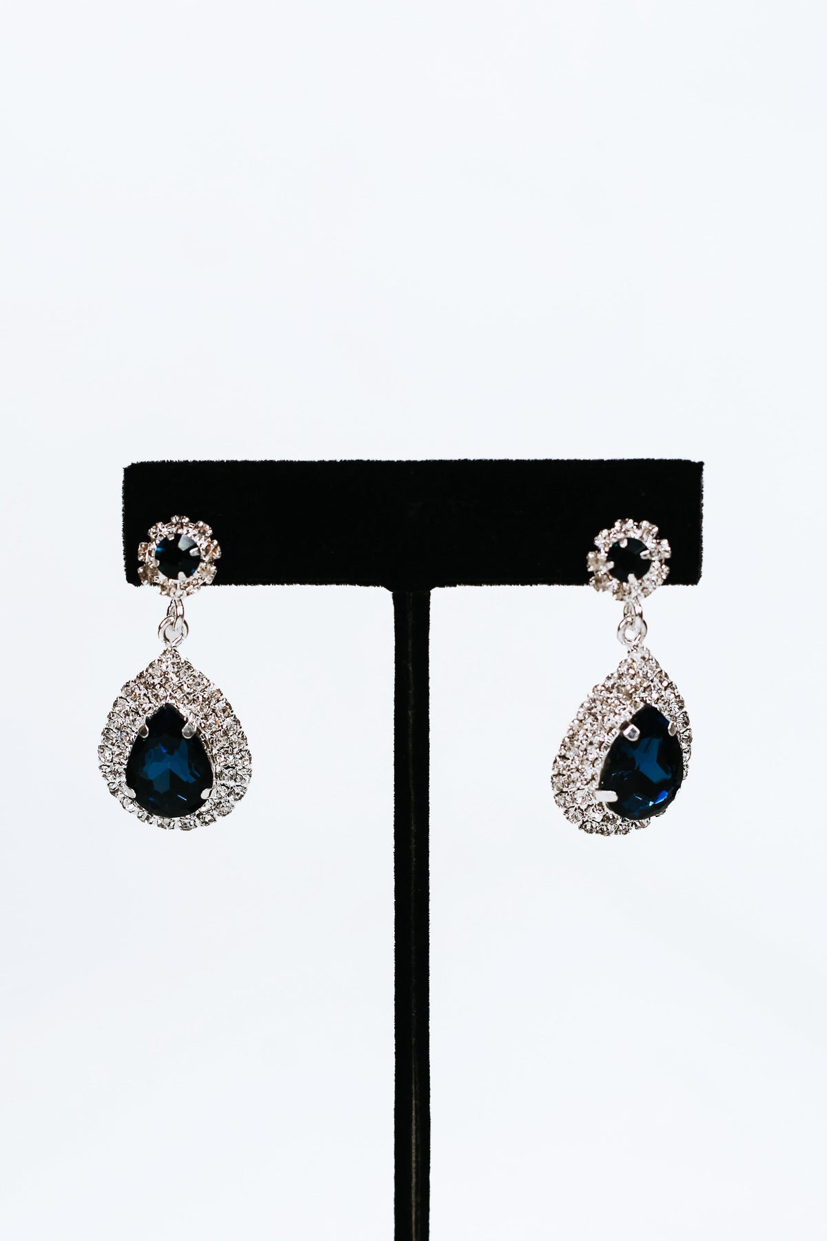 Spaced Stone with Trim Chain Teardrop Dangle Necklace