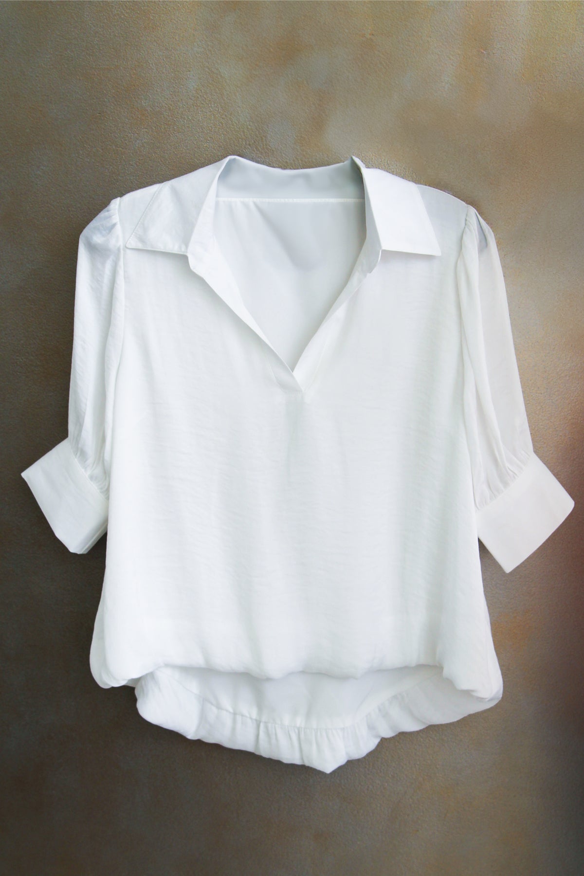 V-Neck Half Sleeve Hi-Lo Bubble Top