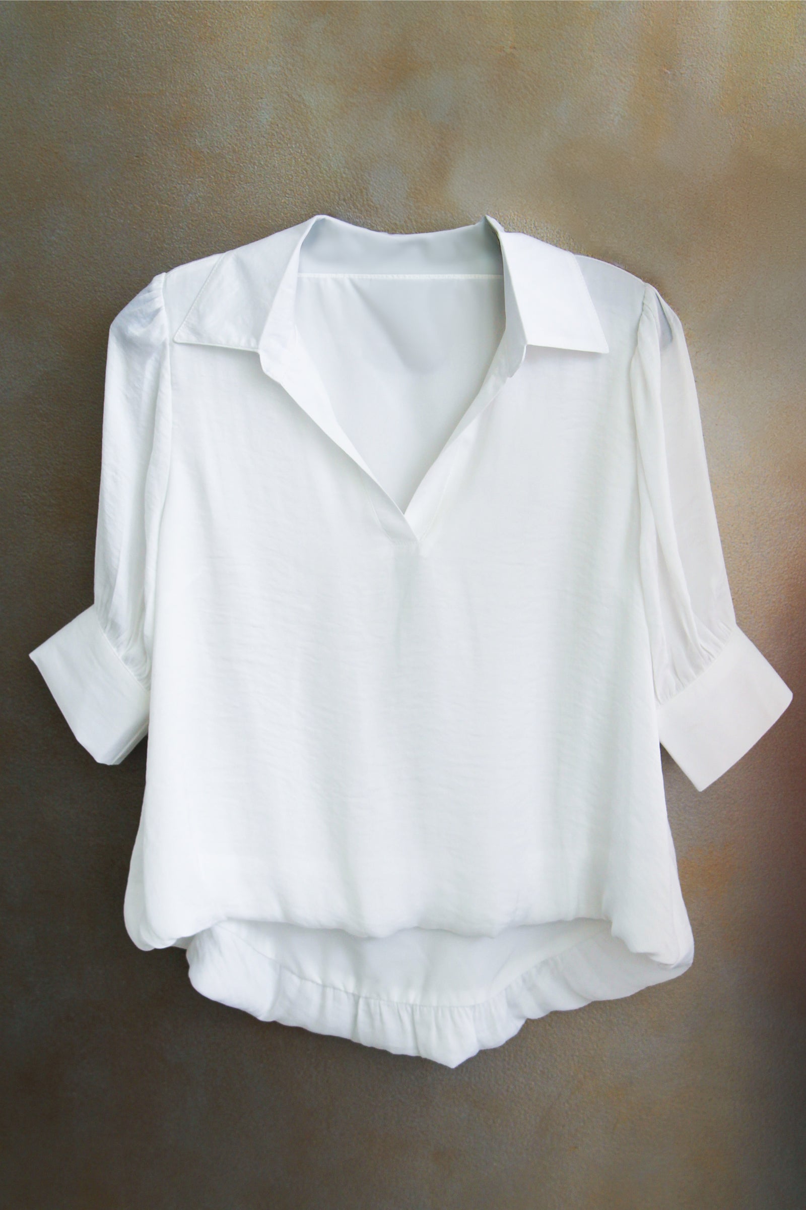 V-Neck Half Sleeve Hi-Lo Bubble Top